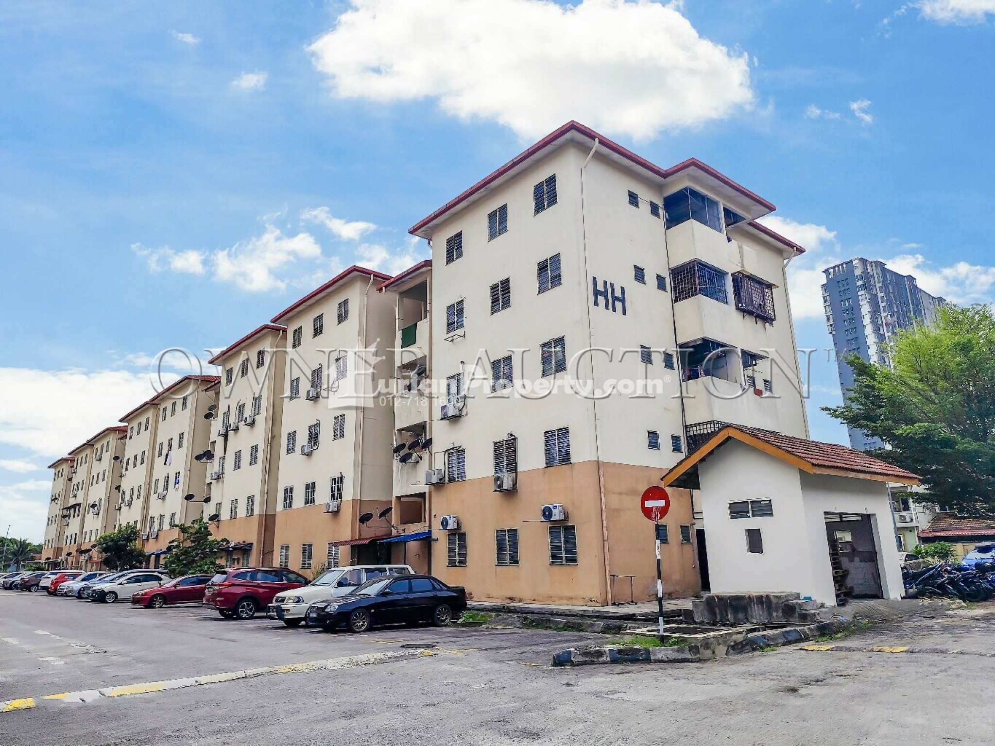 Flat For Auction at Puchong Utama Court 2