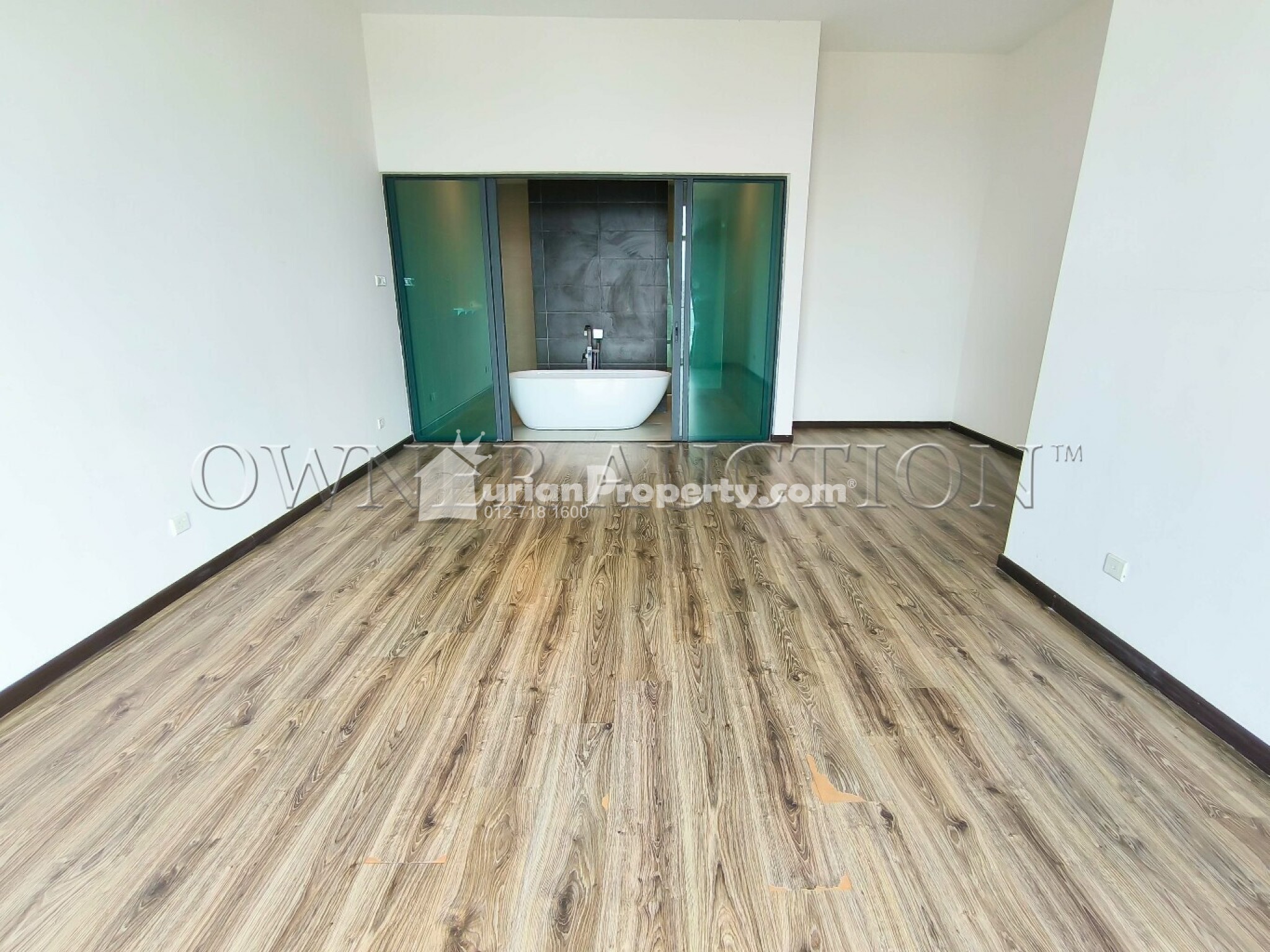 Condo For Auction at Cristal Serin Residence