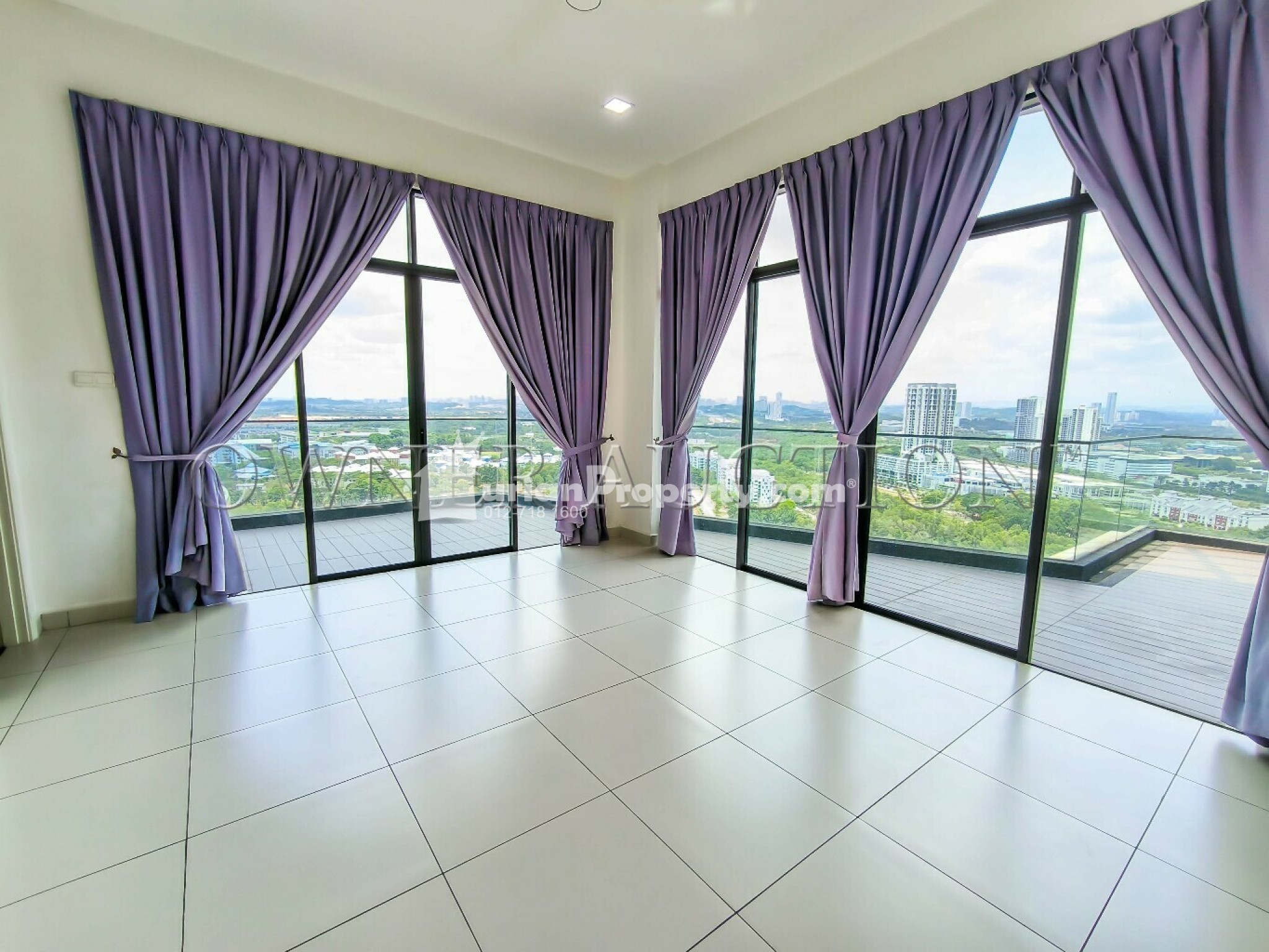 Condo For Auction at Cristal Serin Residence