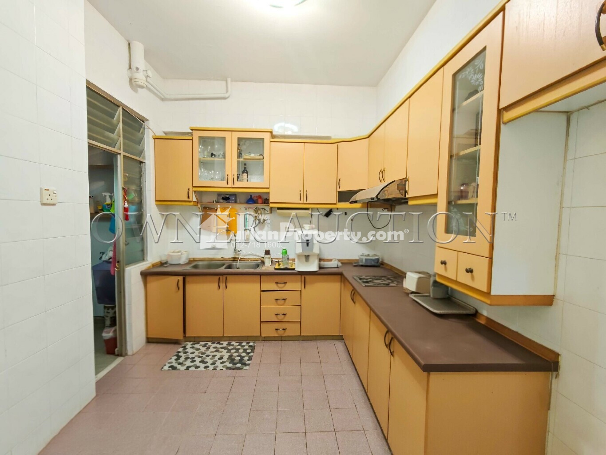 Condo For Auction at Casa Mila Victoria