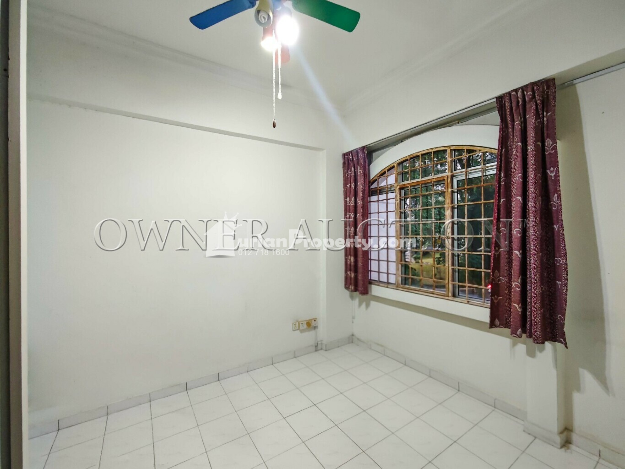 Condo For Auction at Casa Mila Victoria