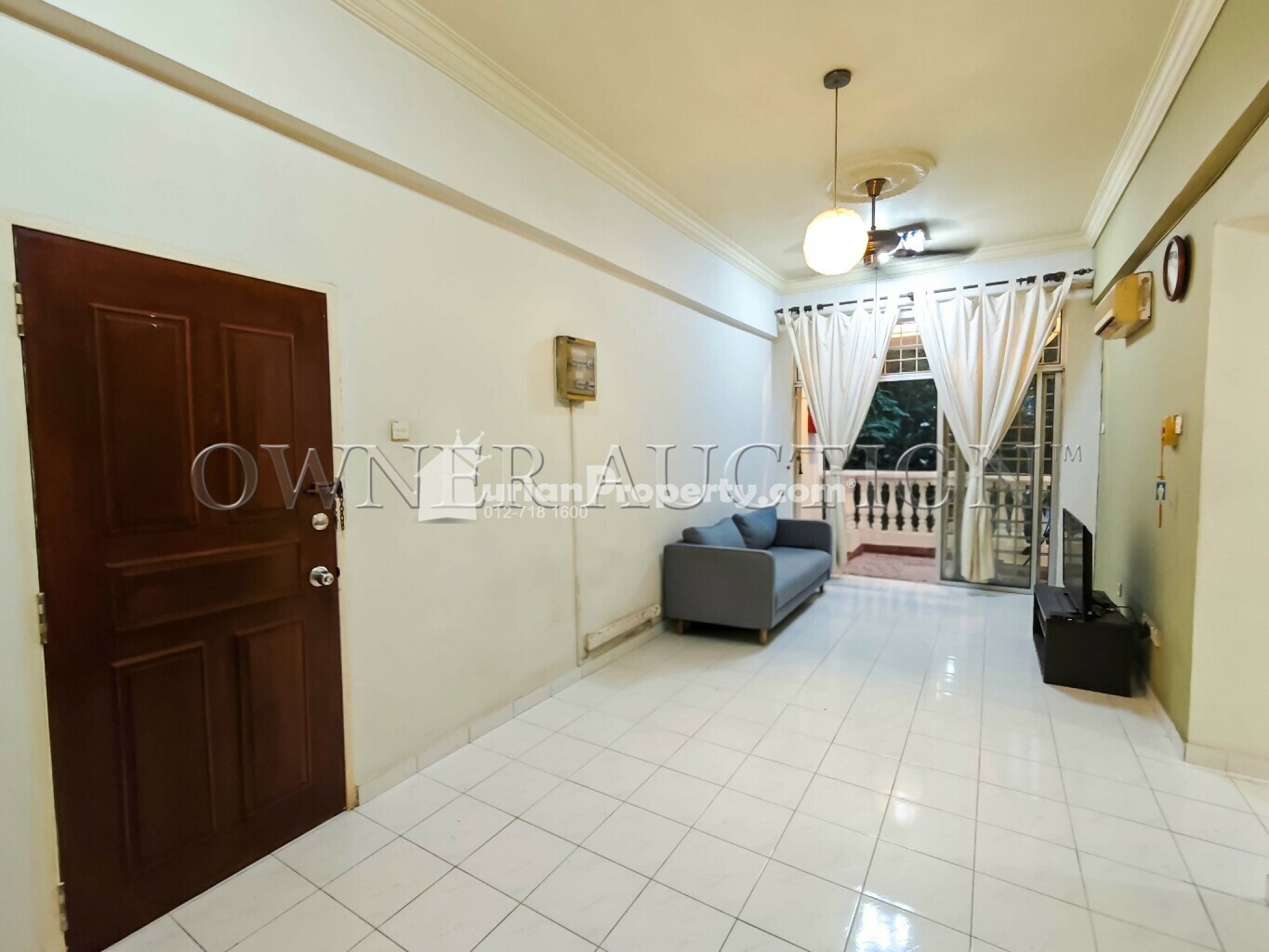 Condo For Auction at Casa Mila Victoria