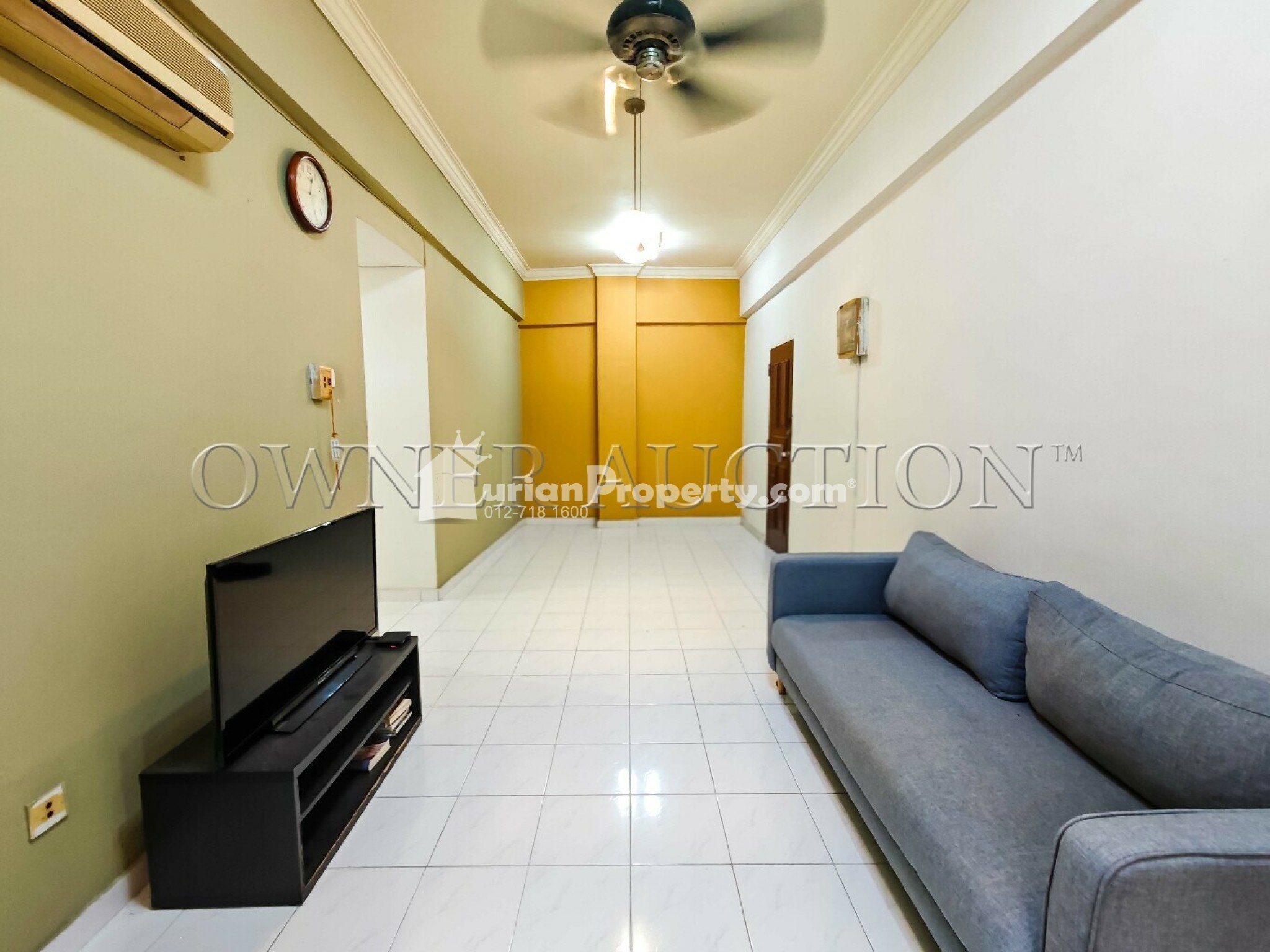 Condo For Auction at Casa Mila Victoria
