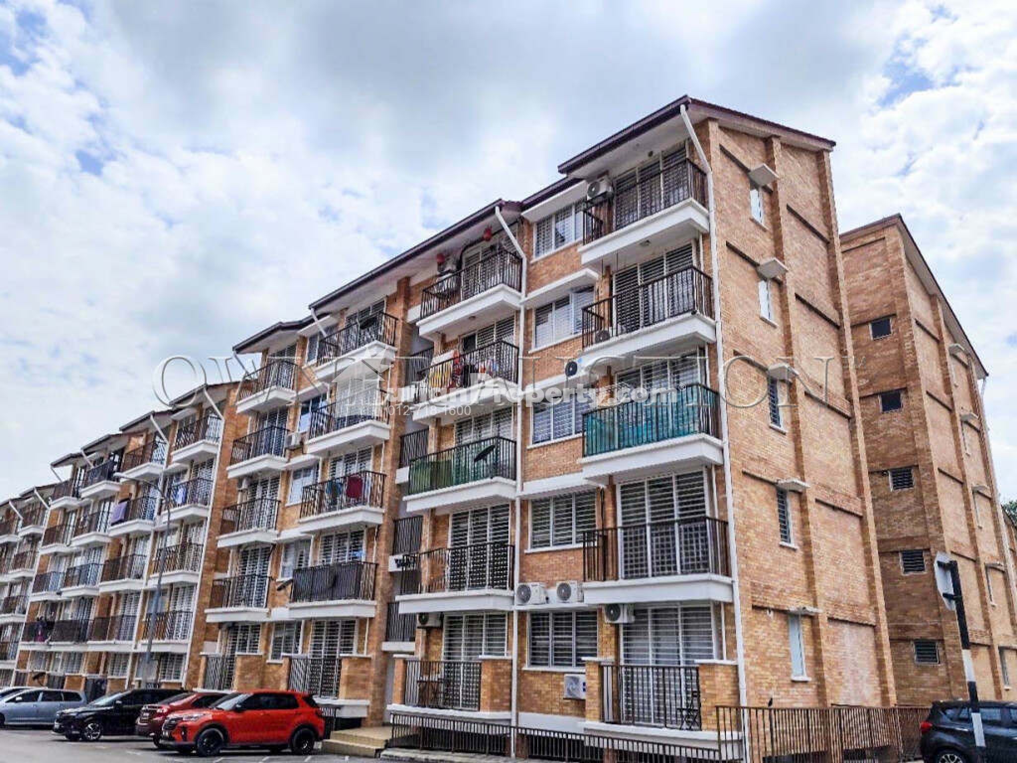 Apartment For Auction at Goodview Heights