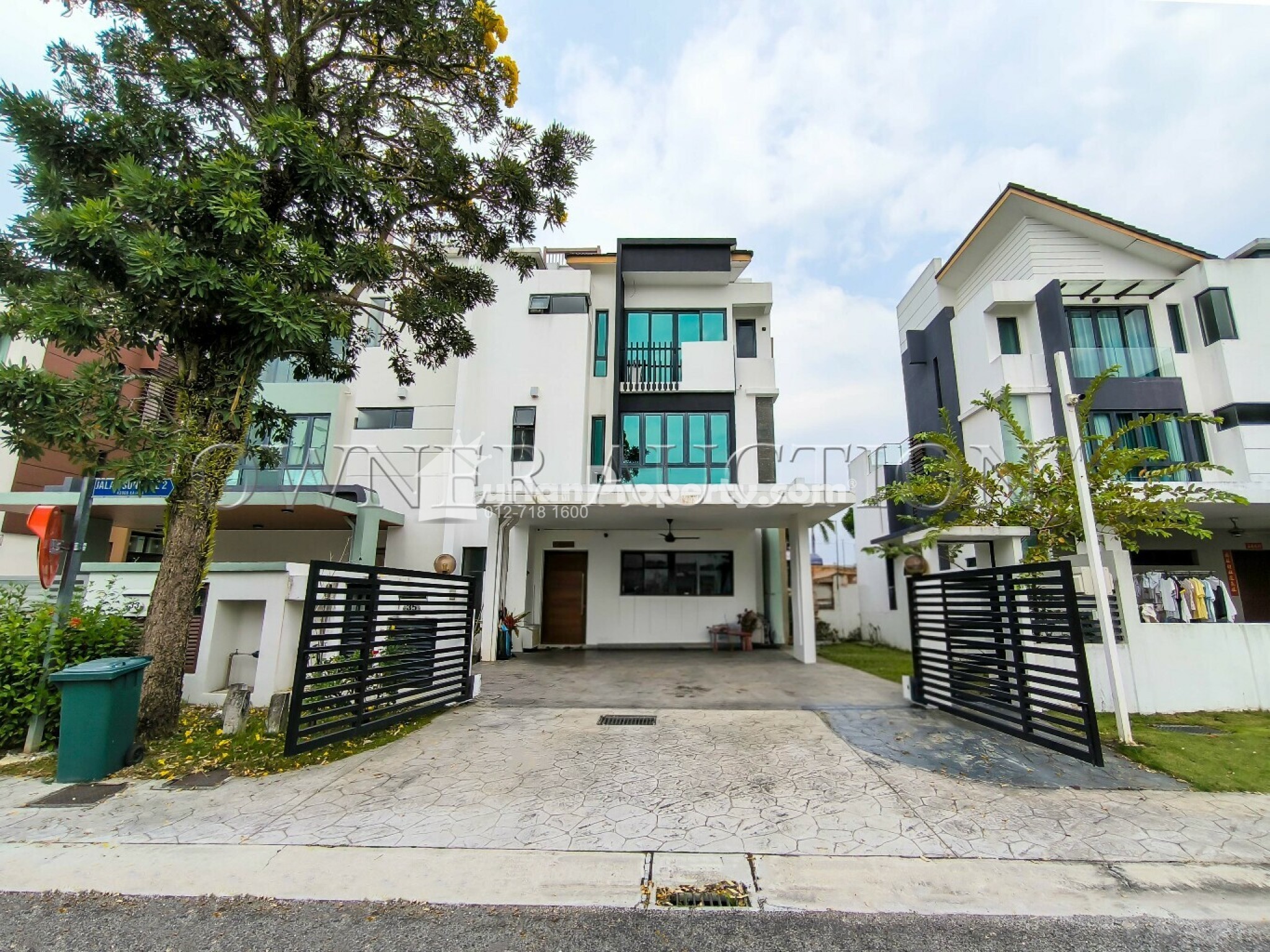 Semi D For Auction at Sunville