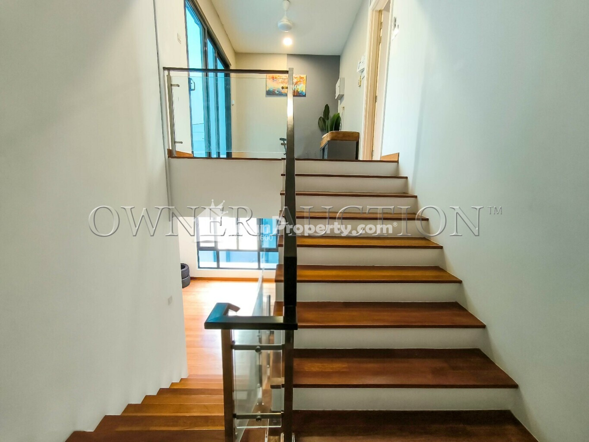 Semi D For Auction at Sunville