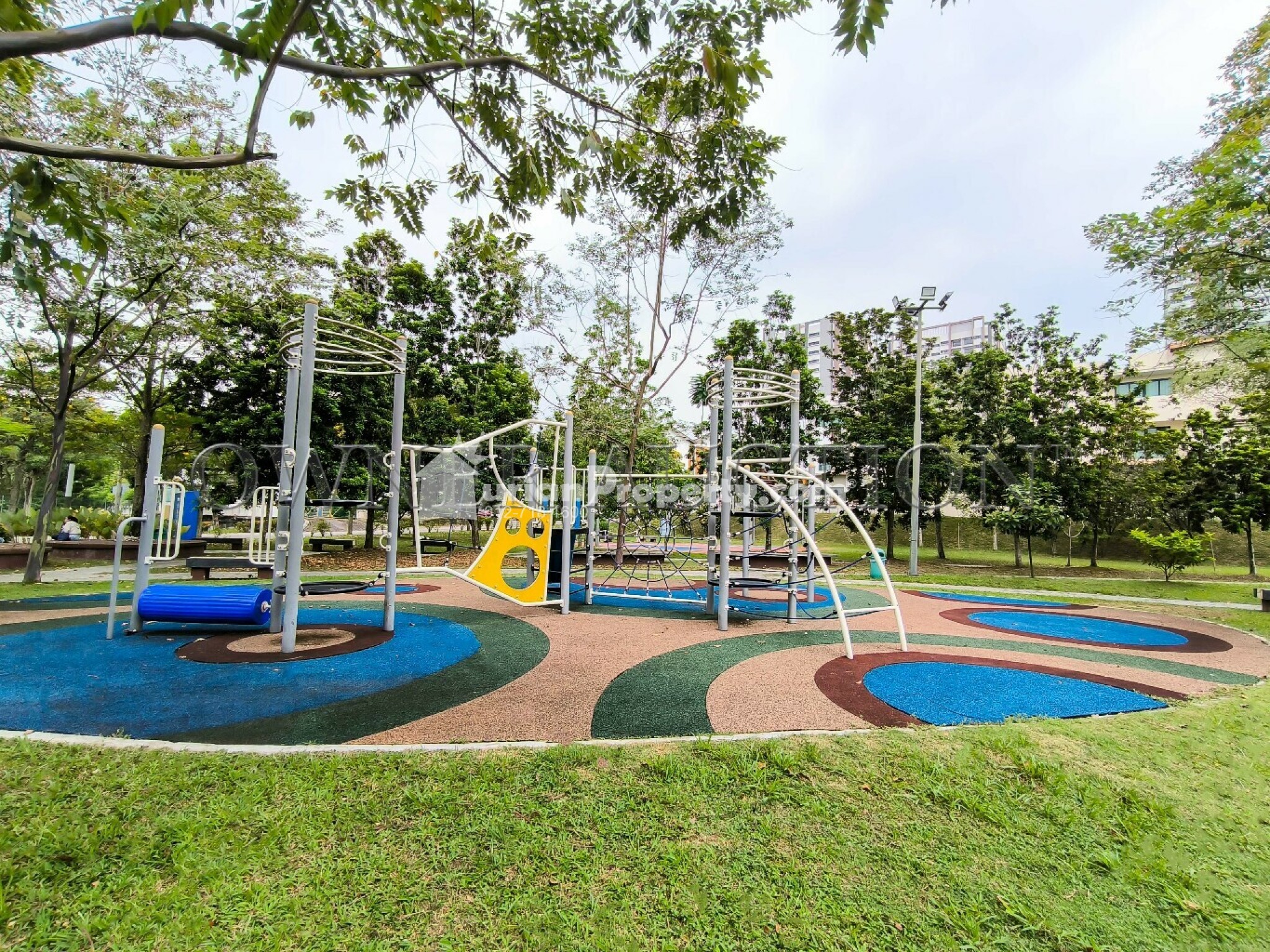 Semi D For Auction at Sunville