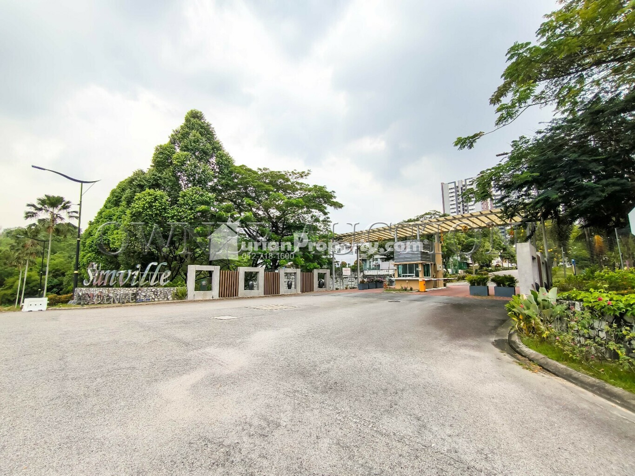 Semi D For Auction at Sunville