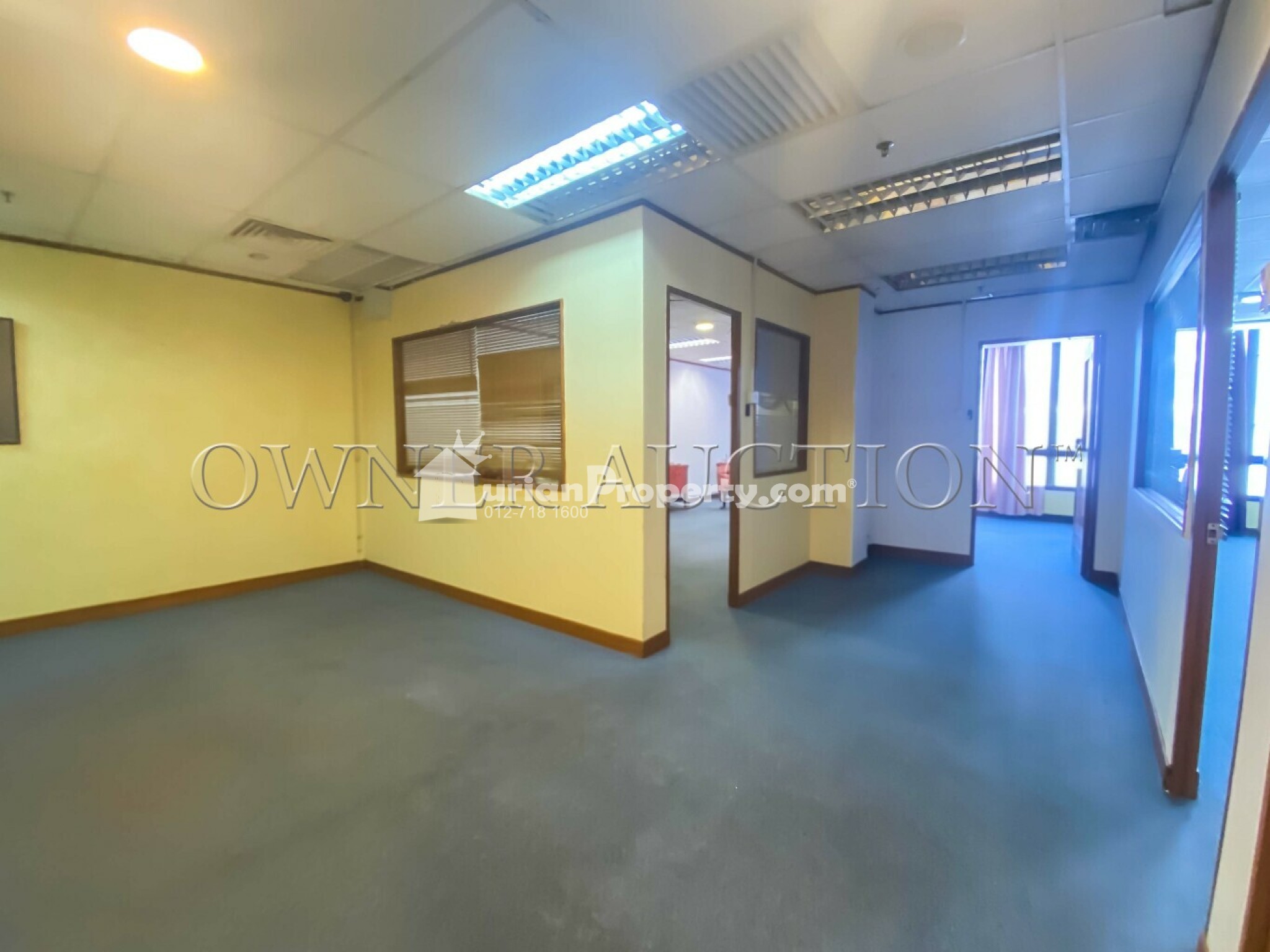 Shop Office For Auction at Amcorp Tower