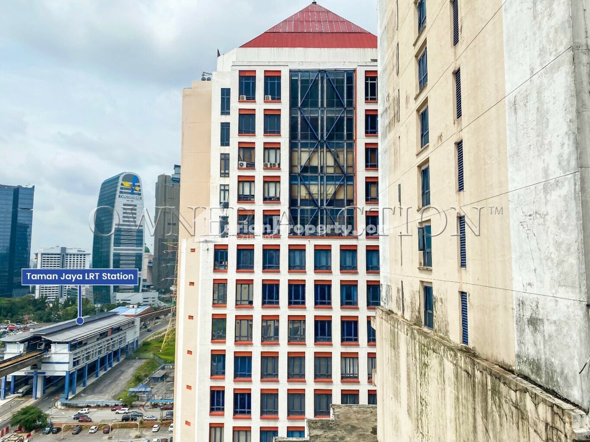 Shop Office For Auction at Amcorp Tower