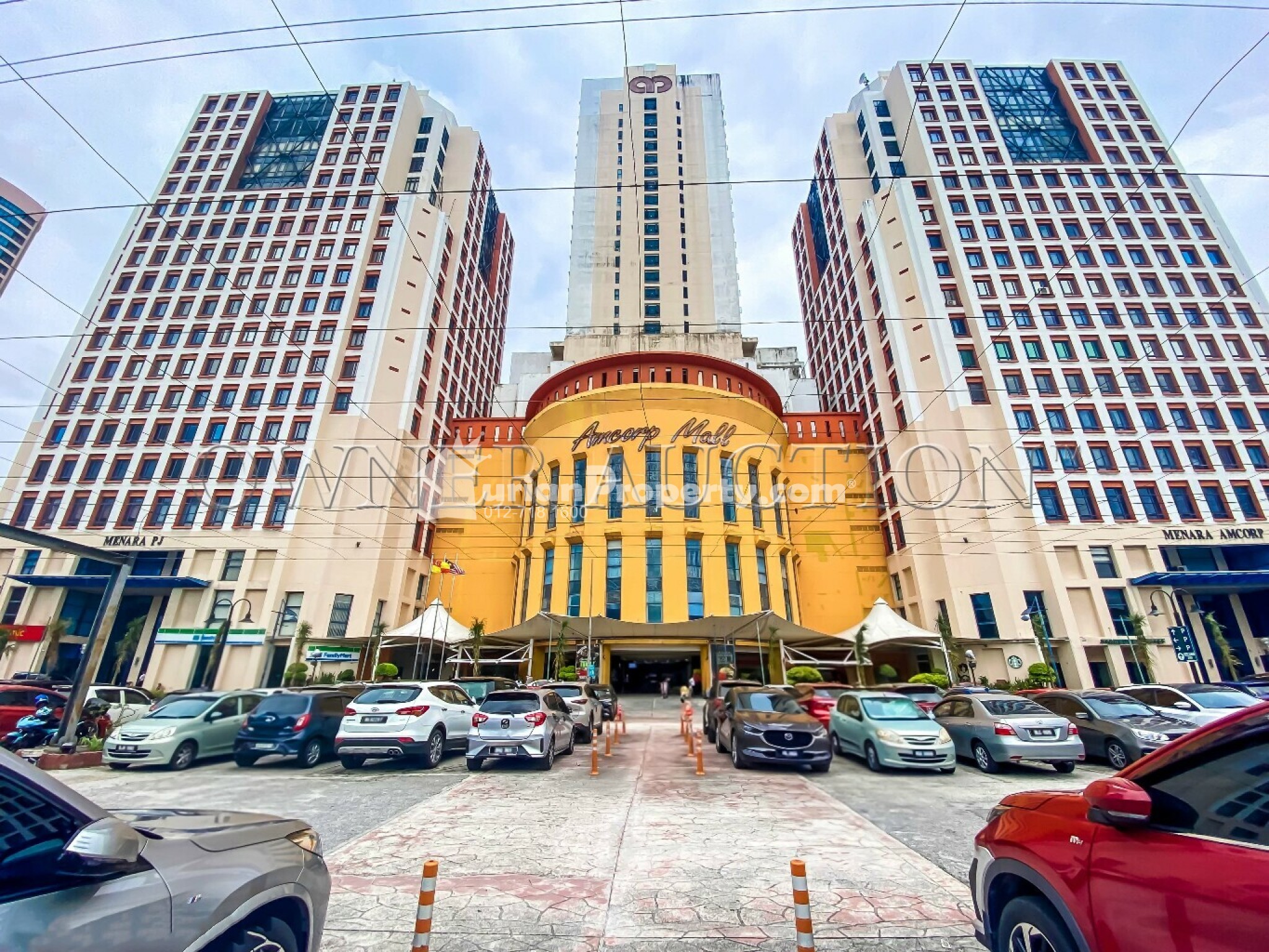 Shop Office For Auction at Amcorp Tower