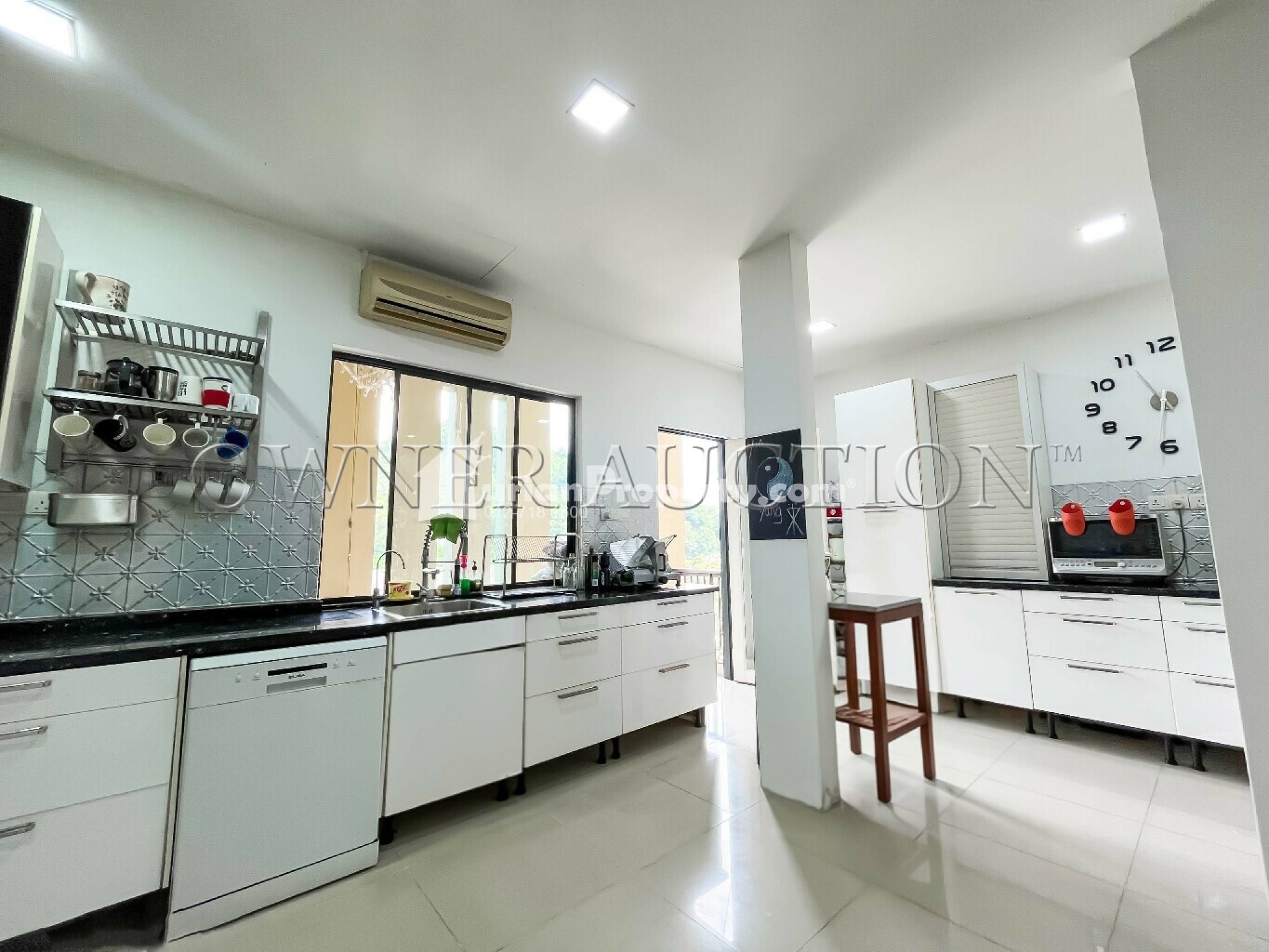 Villa For Auction at Bukit Gita Bayu