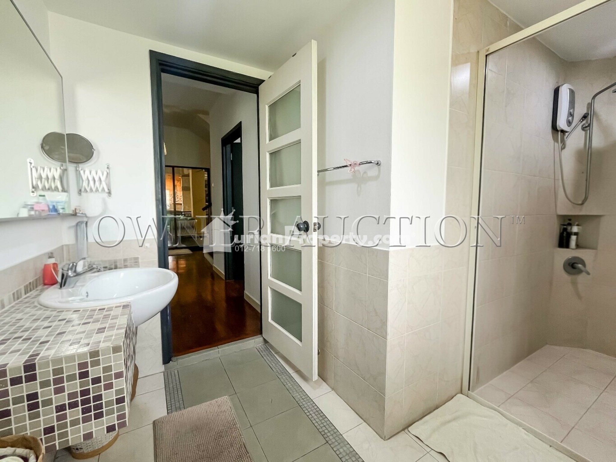 Villa For Auction at Bukit Gita Bayu