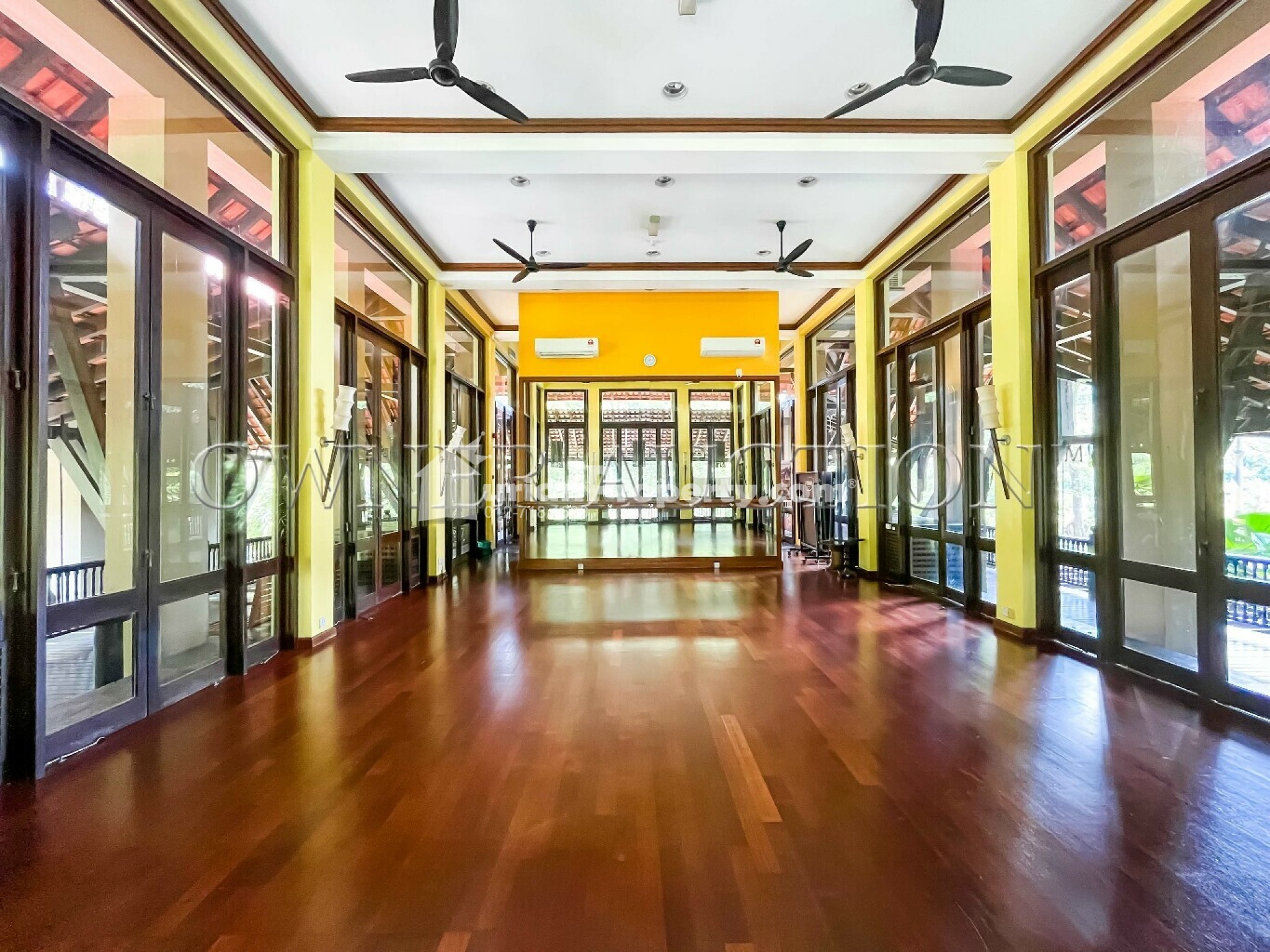 Villa For Auction at Bukit Gita Bayu