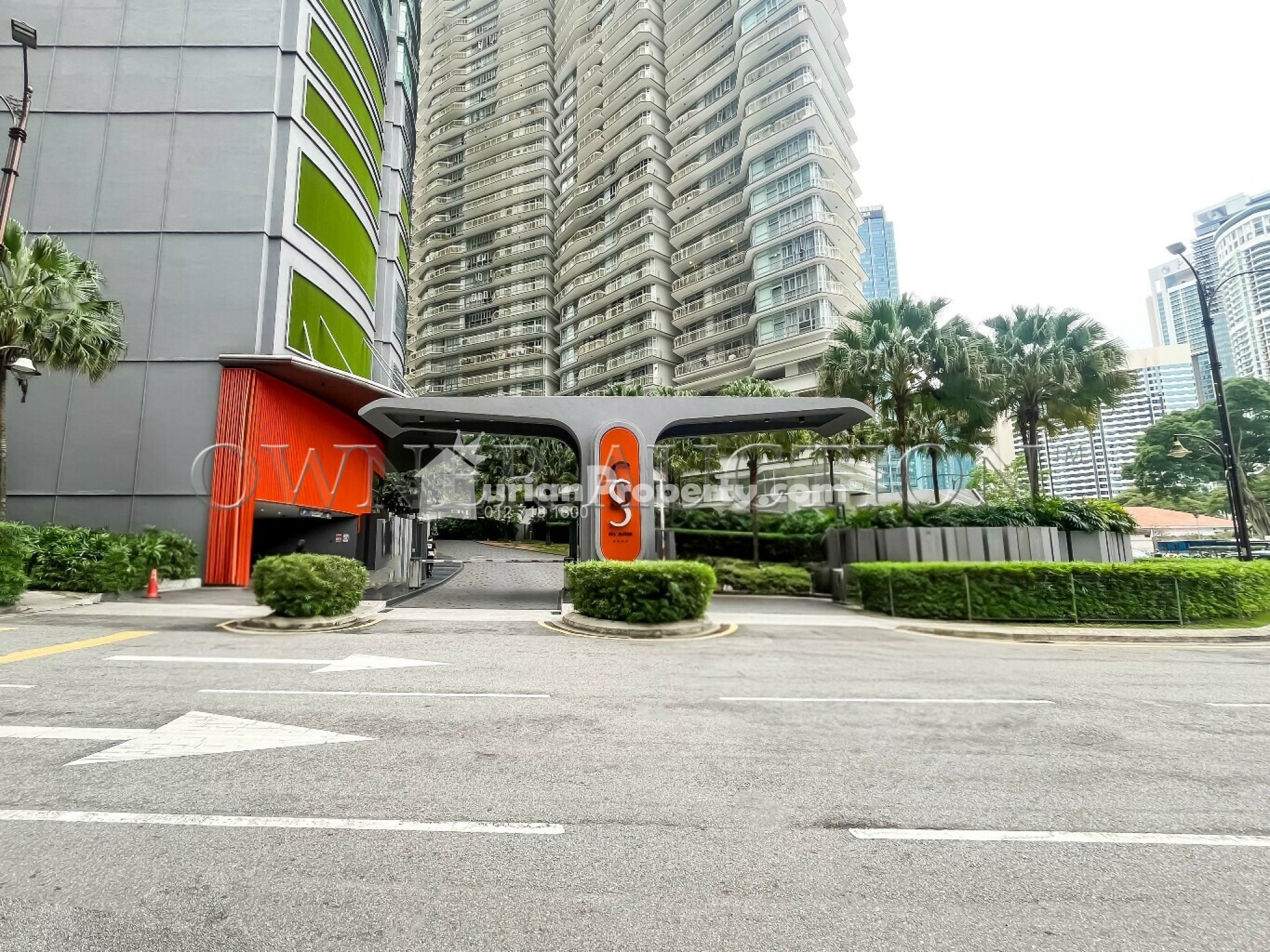 Apartment For Auction at Sky Suites