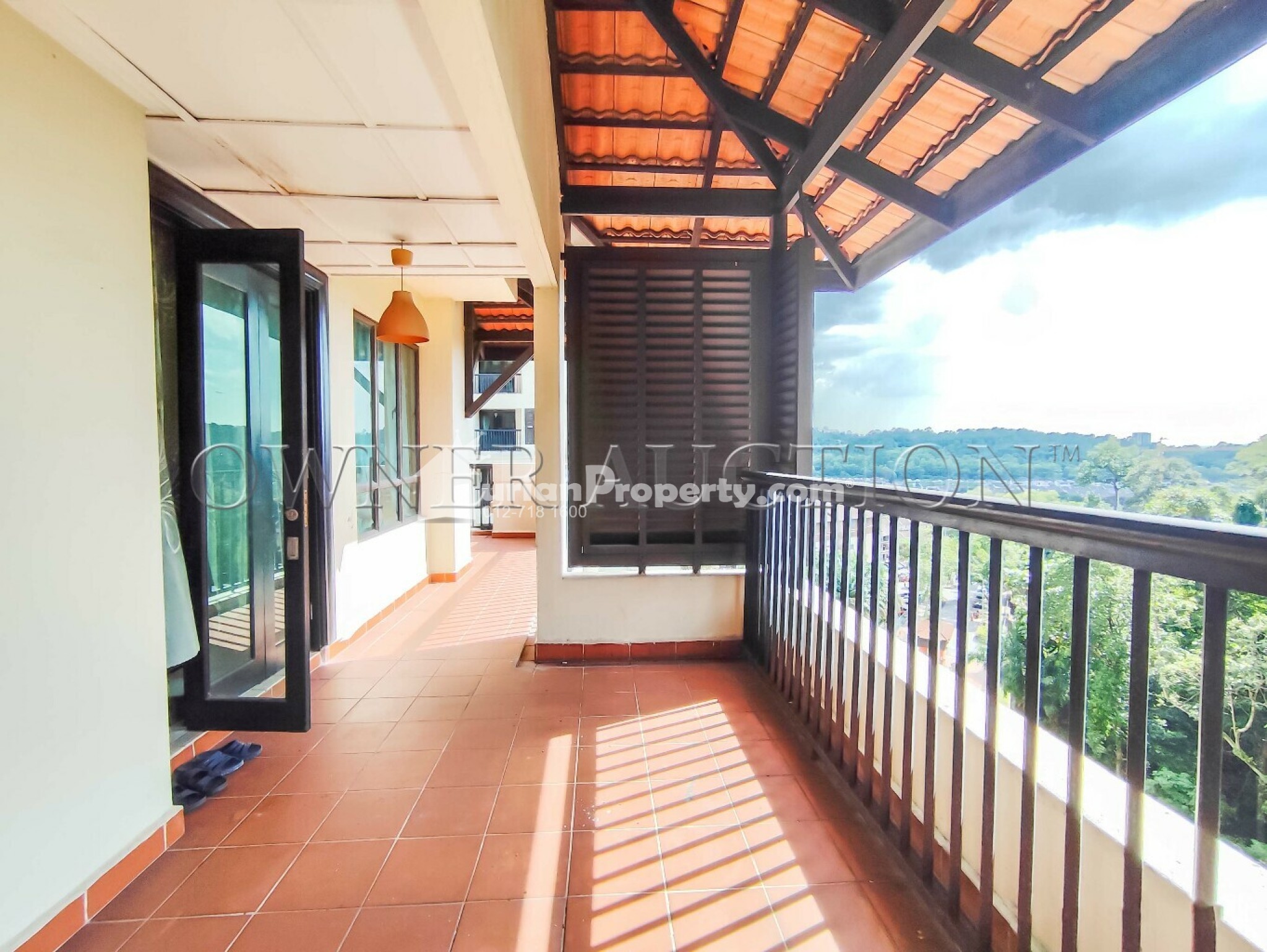 Condo For Auction at Armanee Condominium