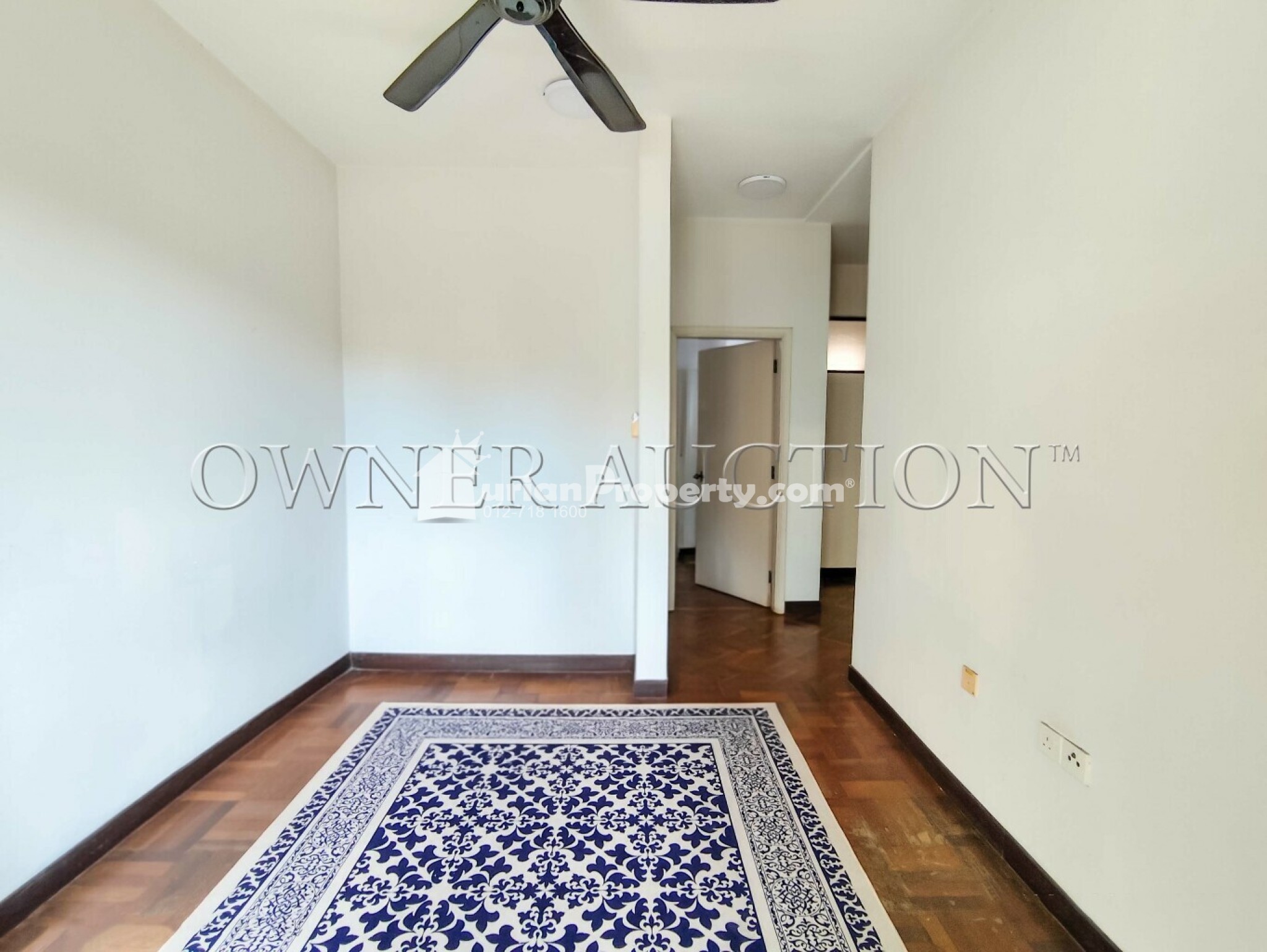 Condo For Auction at Armanee Condominium