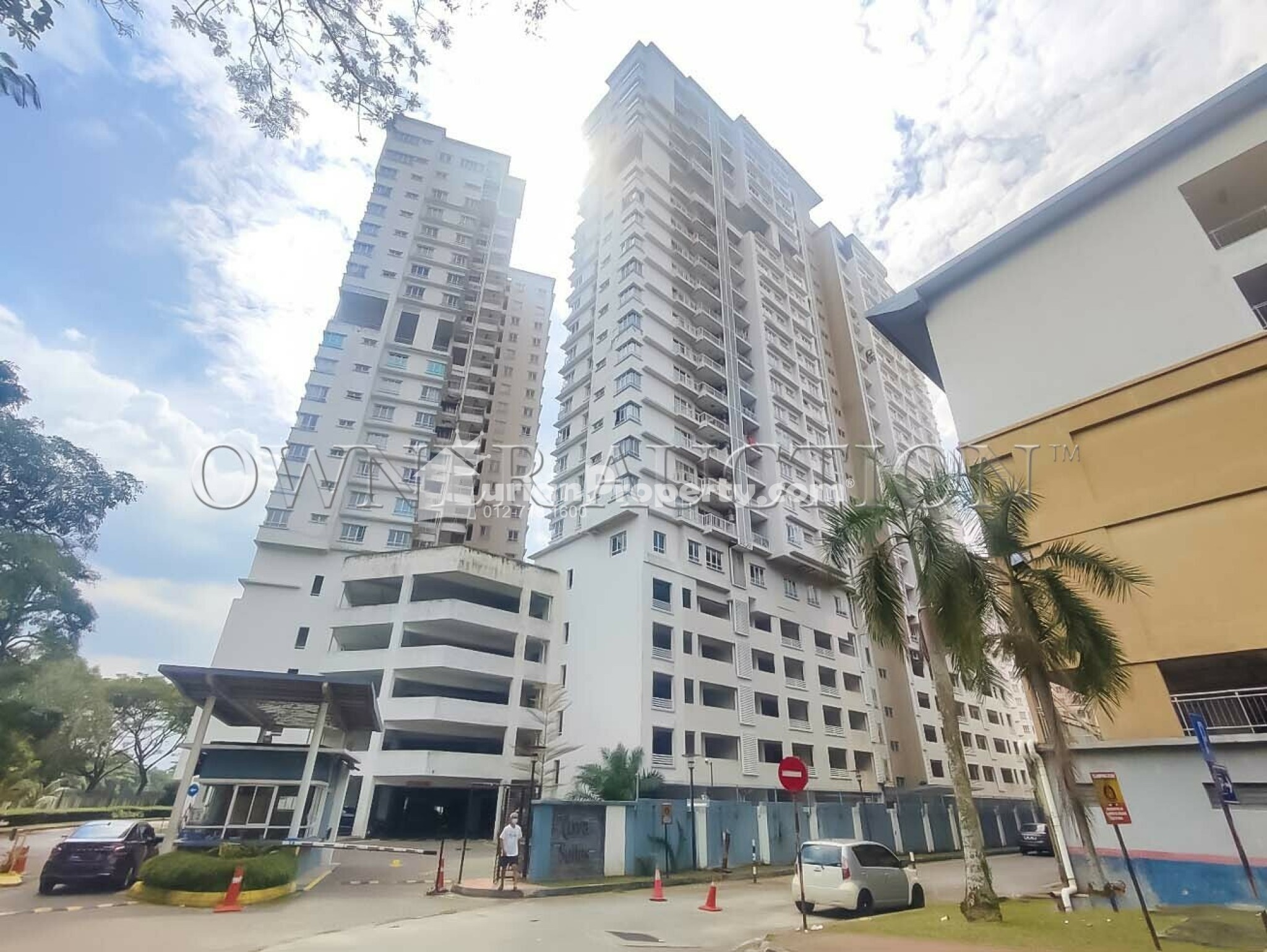 Condo For Auction at Cova Suites