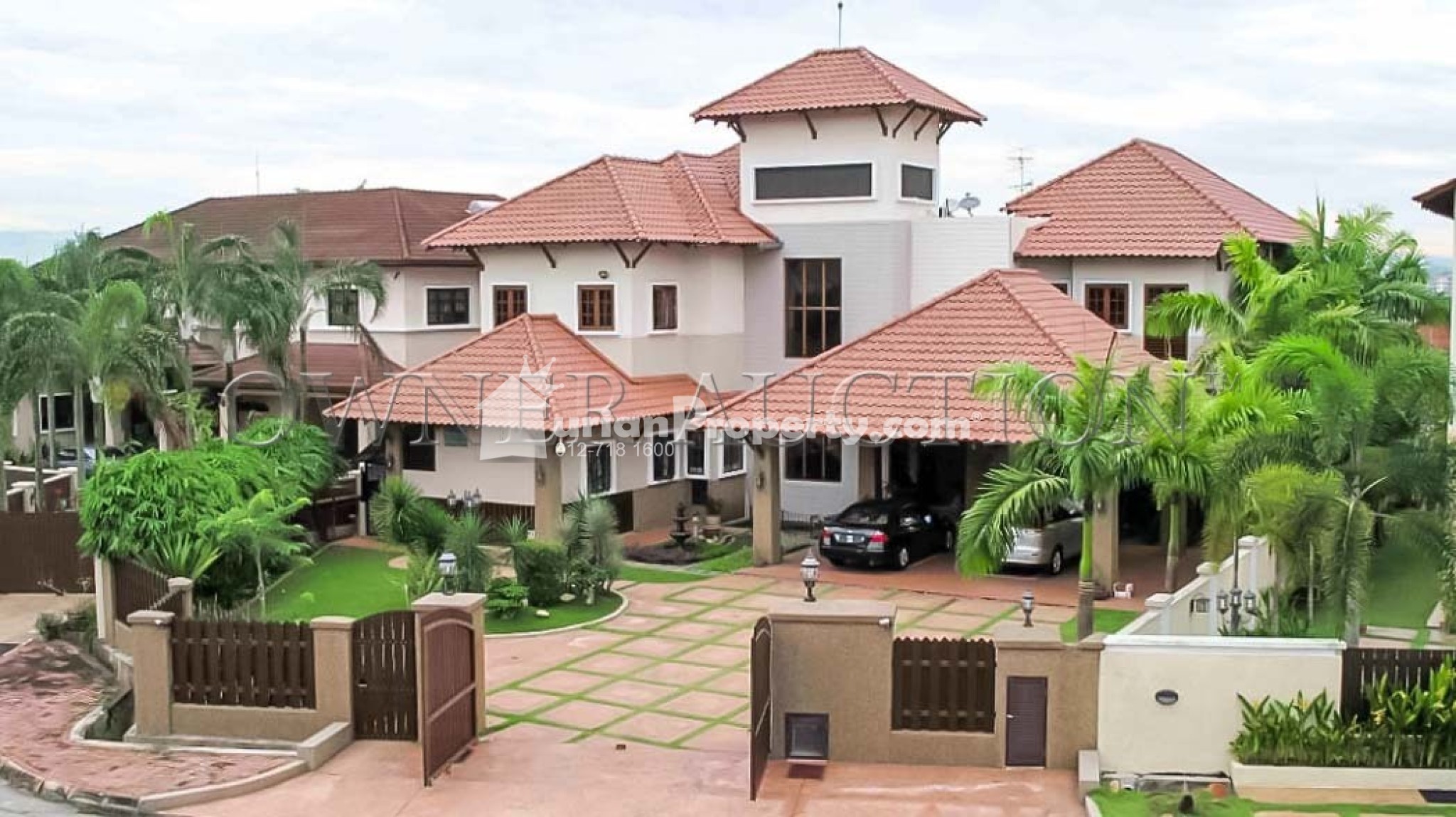 Bungalow House For Auction at Section 13