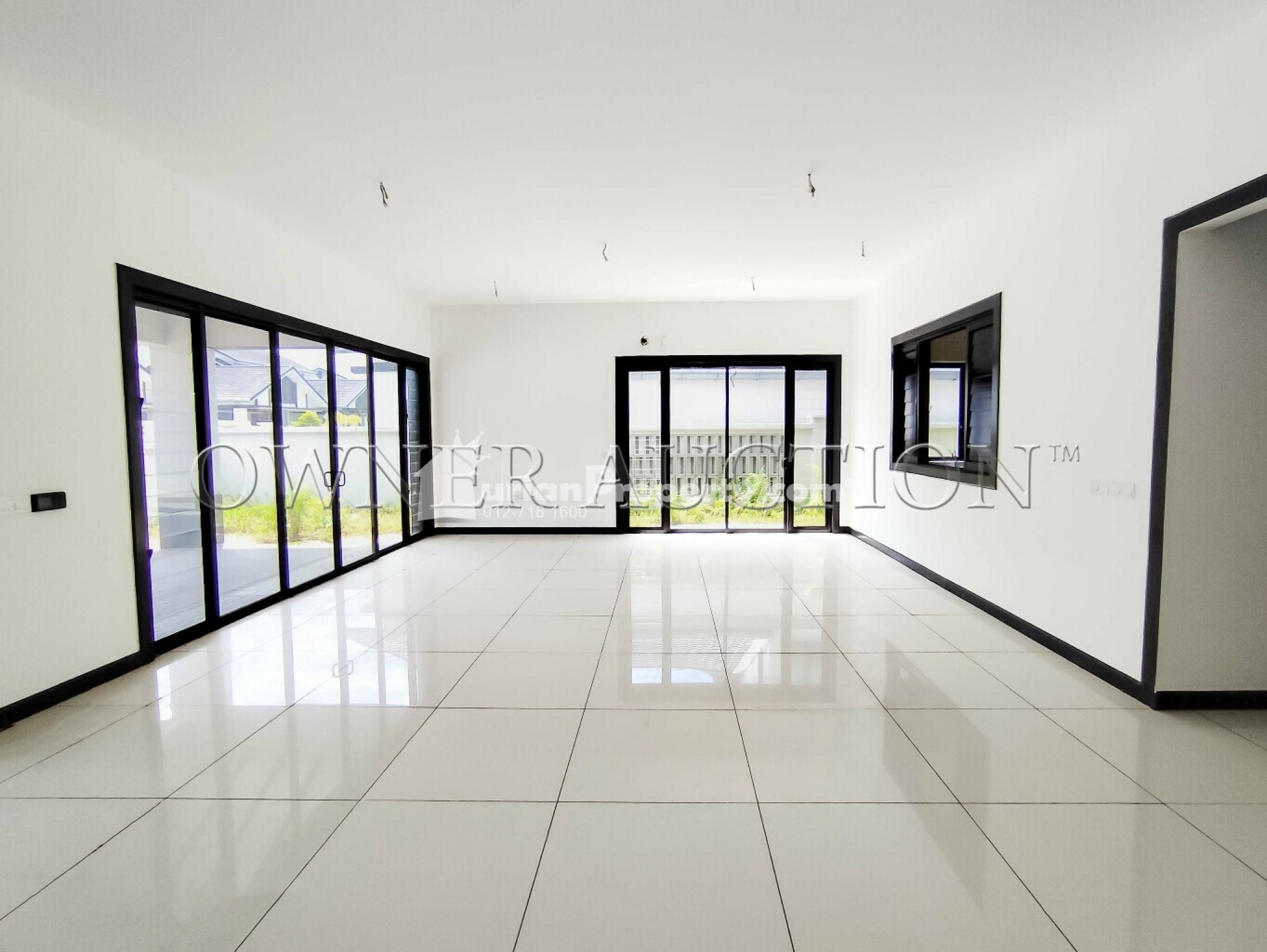 Semi D For Auction at Elmina Gardens