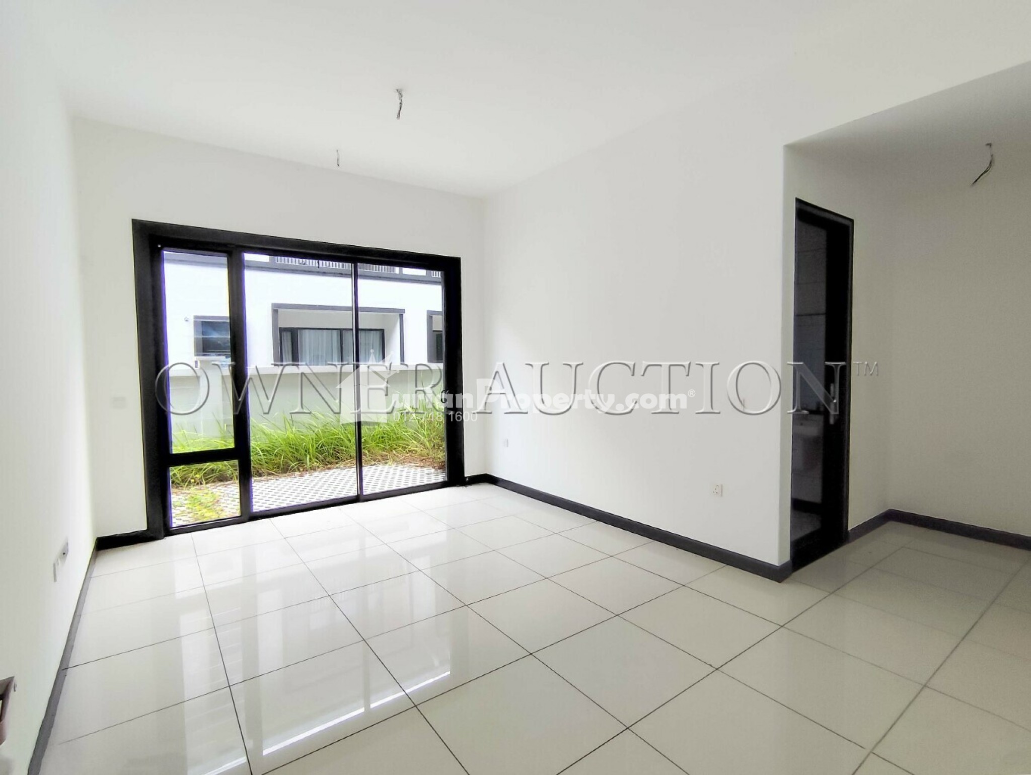 Semi D For Auction at Elmina Gardens