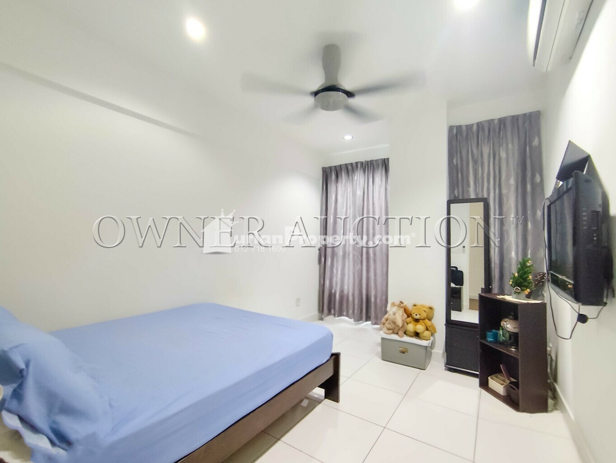 Condo For Auction at Elit Heights