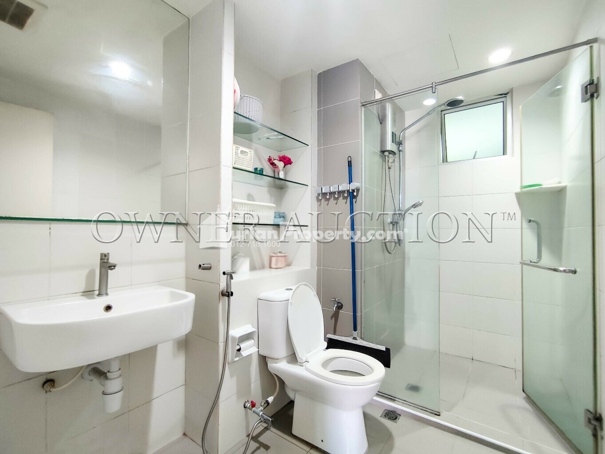 Condo For Auction at Elit Heights