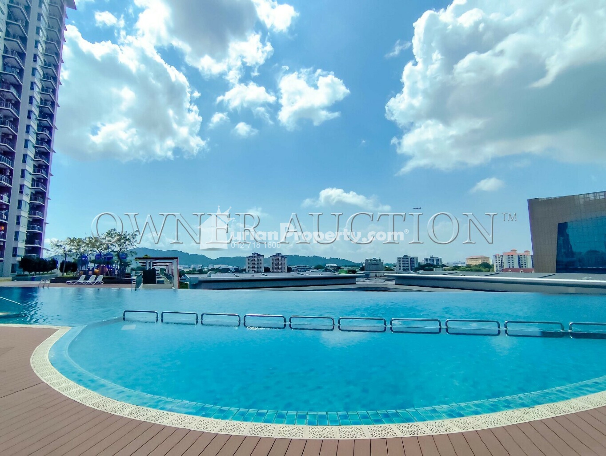 Condo For Auction at Elit Heights