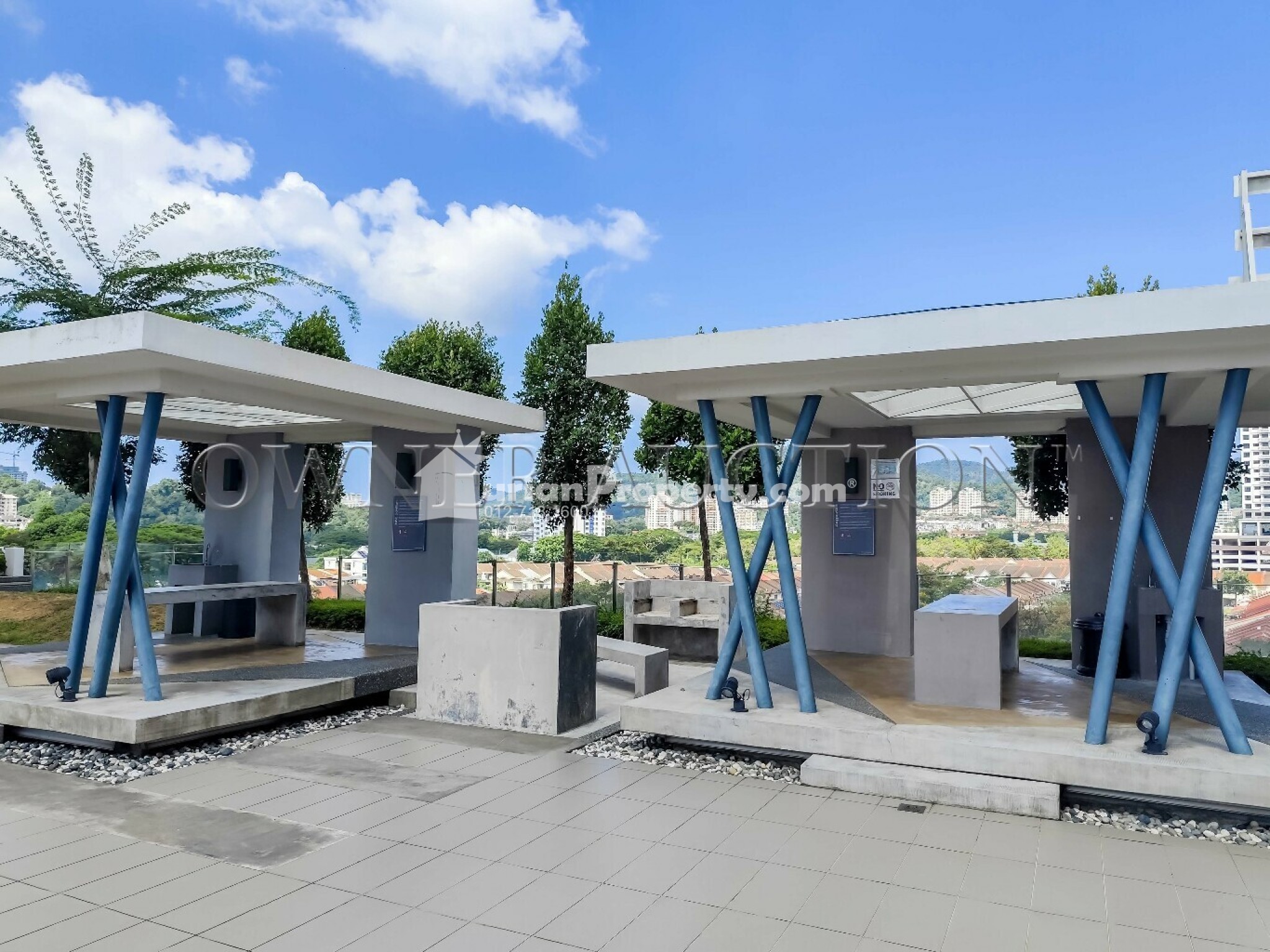 Condo For Auction at Elit Heights