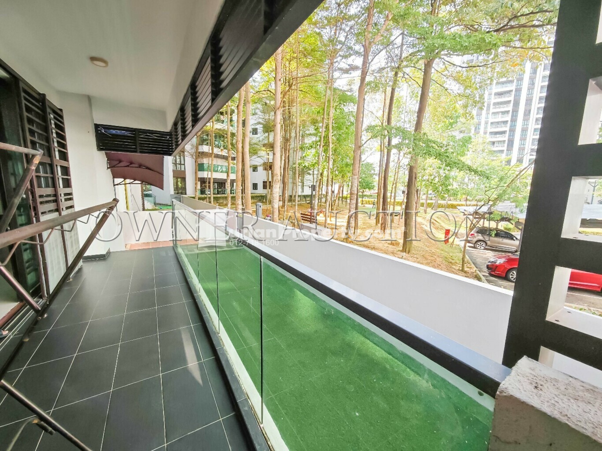 Condo For Auction at Cristal Serin Residence