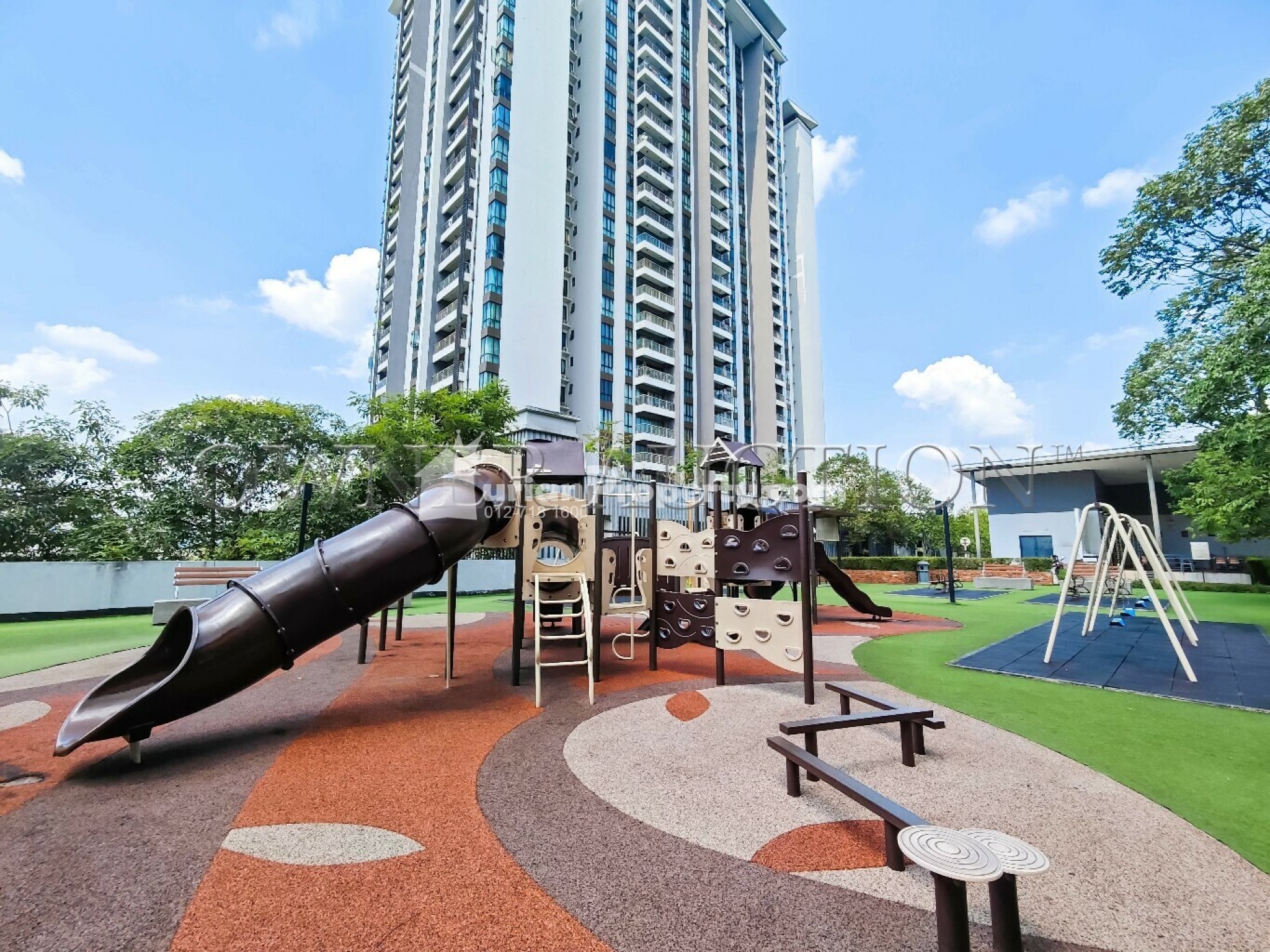 Condo For Auction at Cristal Serin Residence