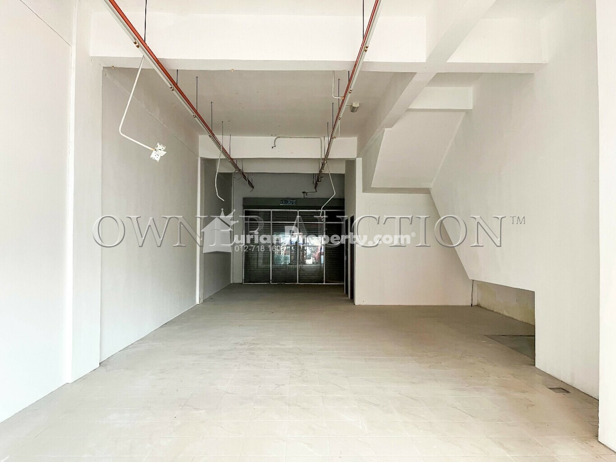 Shop Office For Auction at Precinct 8
