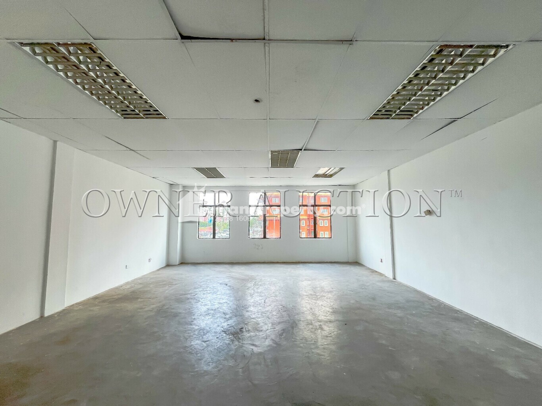 Shop Office For Auction at Precinct 8