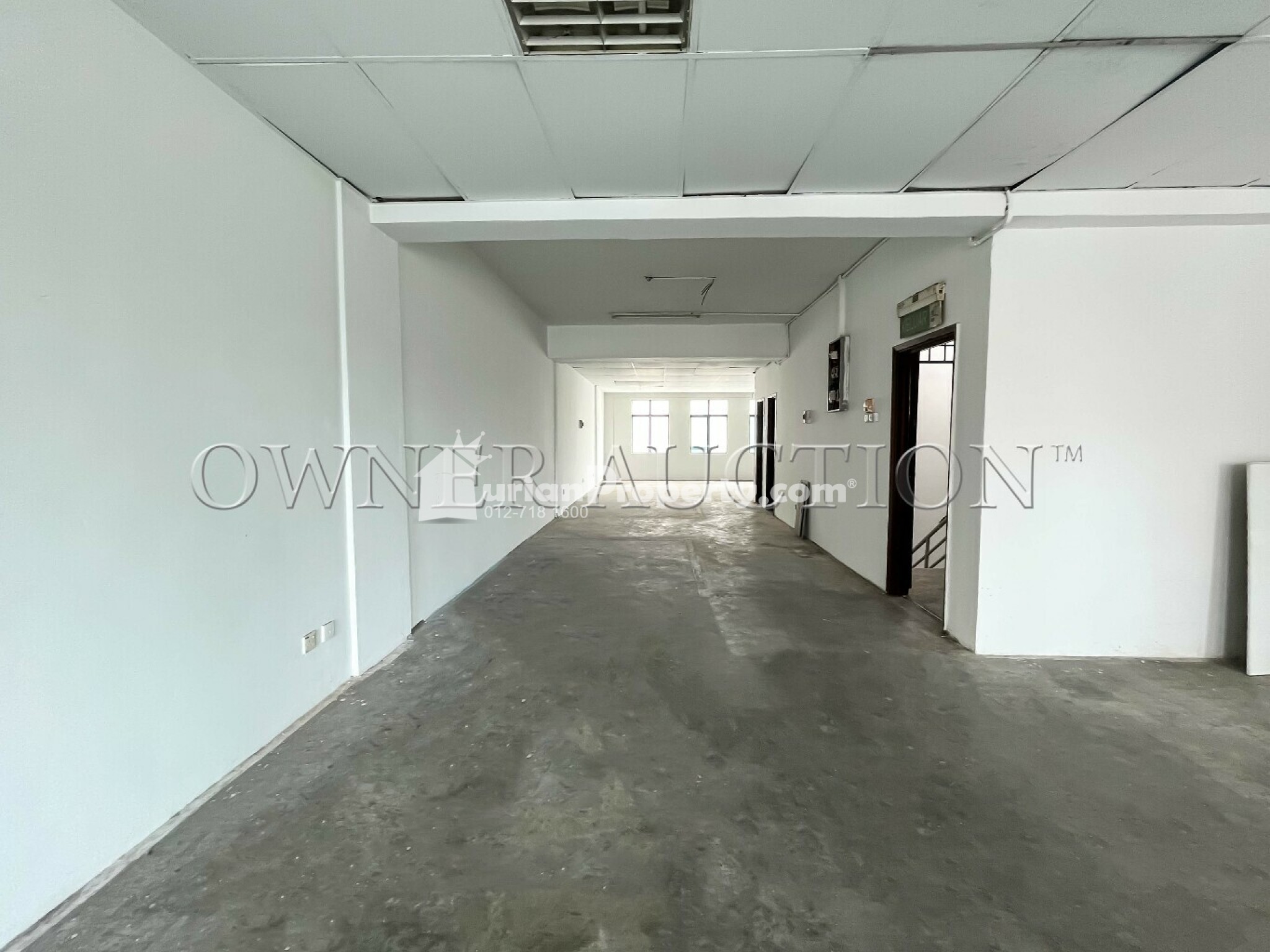 Shop Office For Auction at Precinct 8