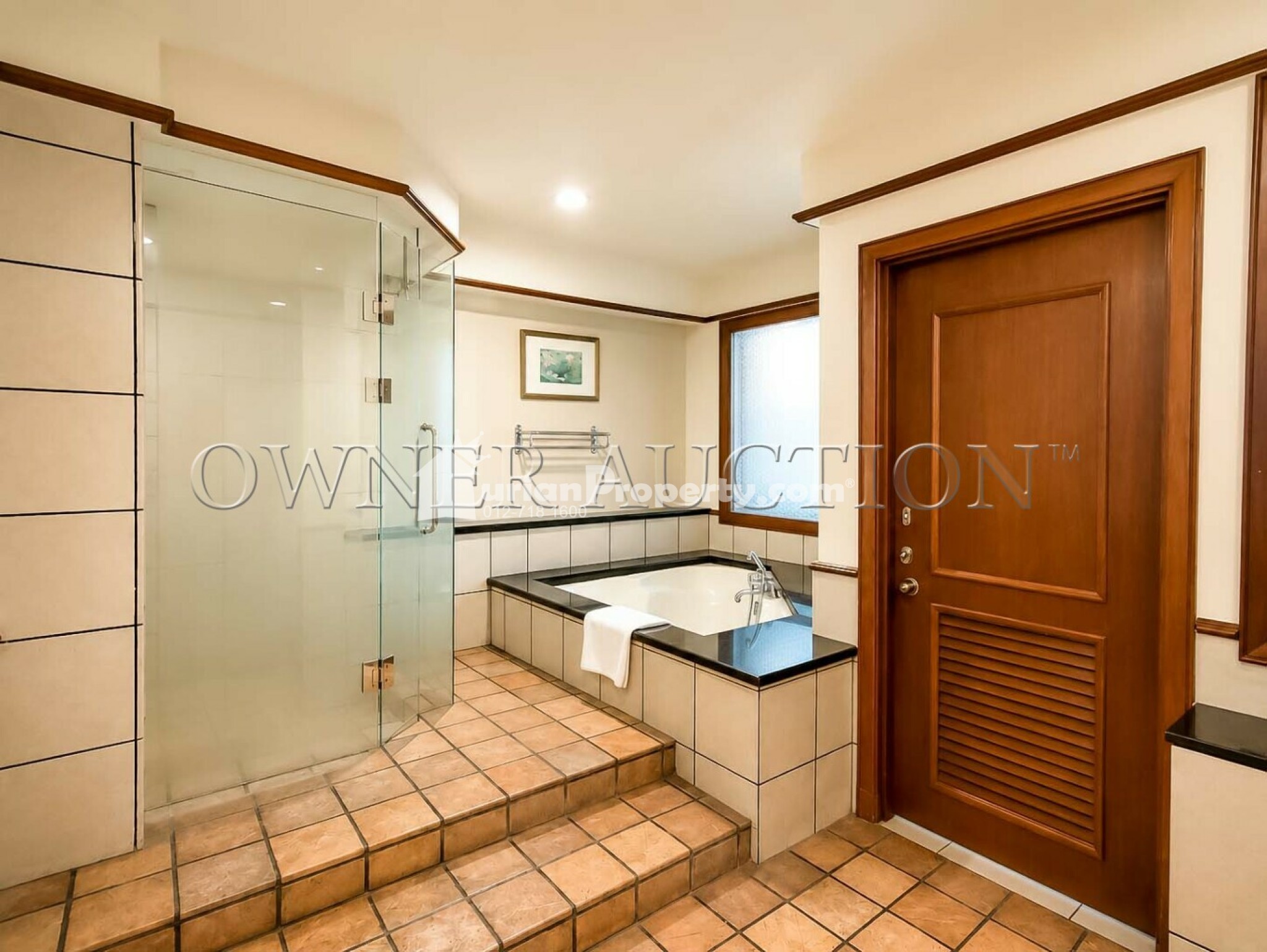 Apartment For Auction at Grand Lexis