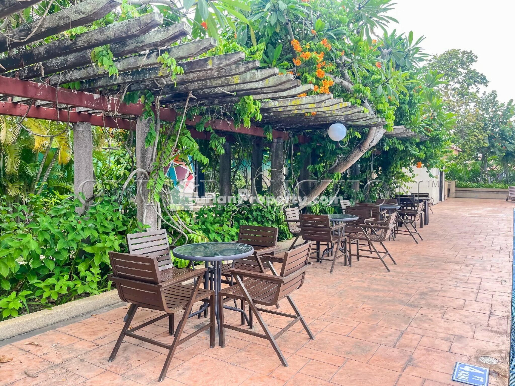 Apartment For Auction at Grand Lexis