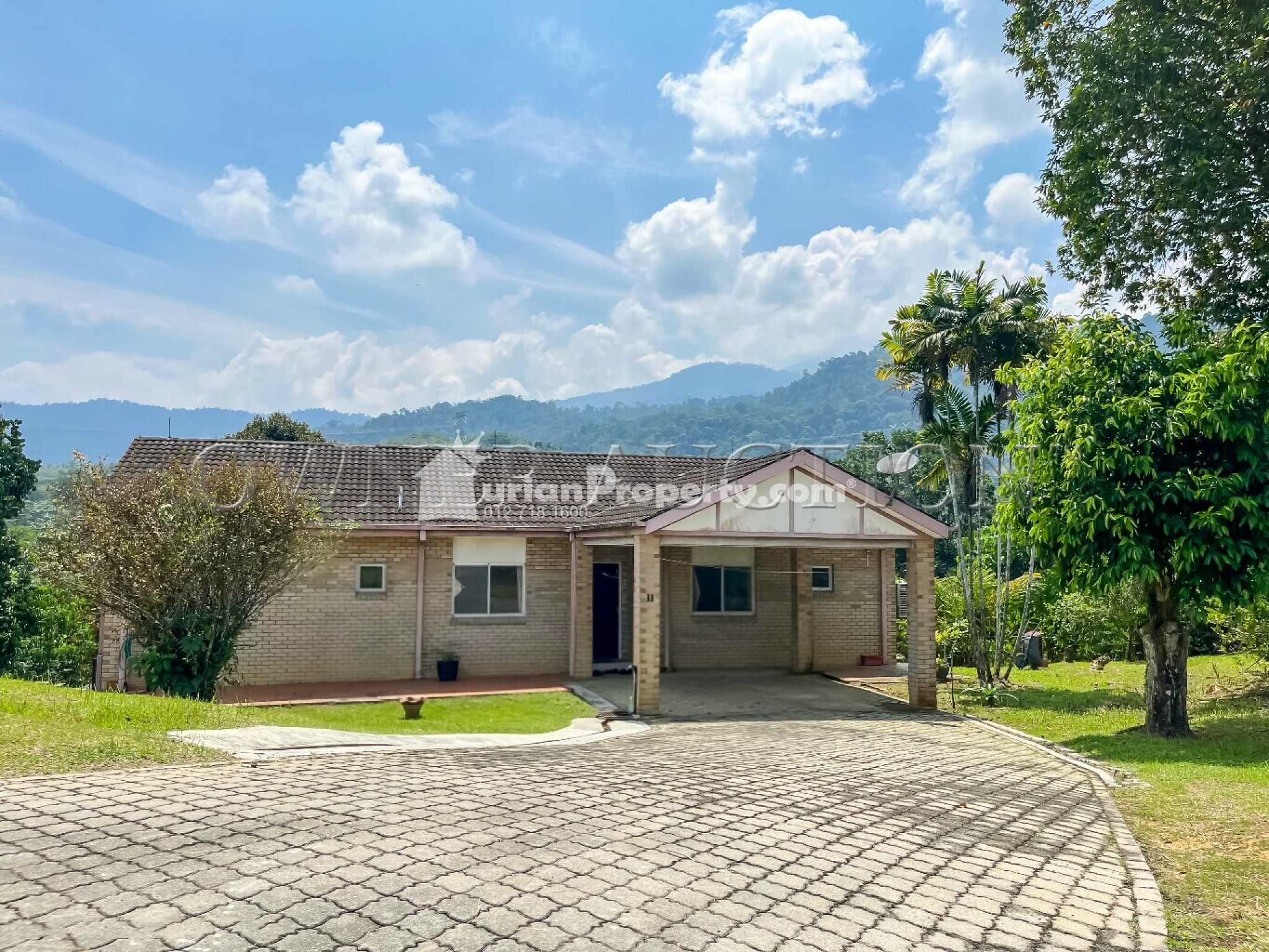 Bungalow House For Auction at Diamond Creeks