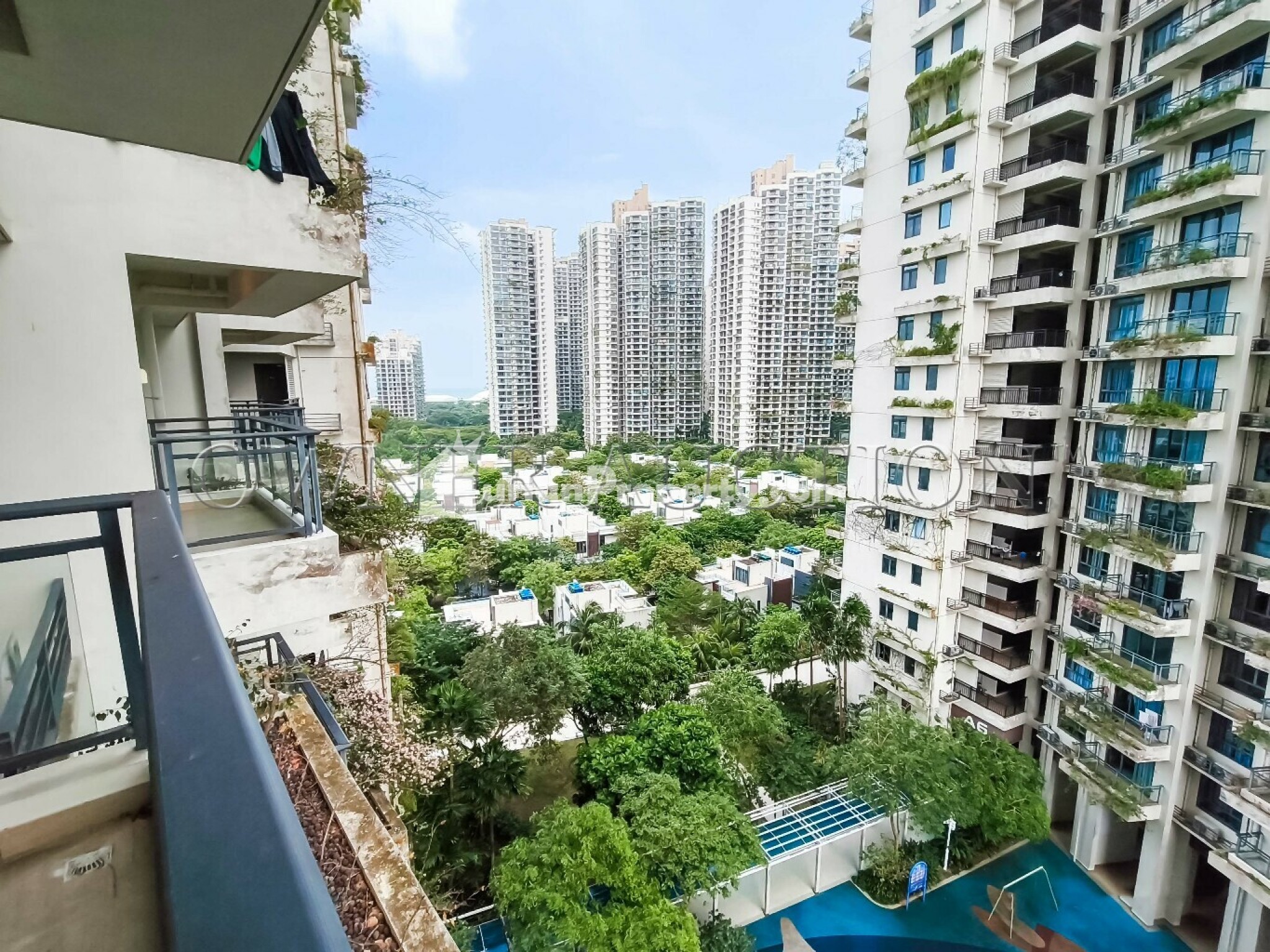 Serviced Residence For Auction at Forest City