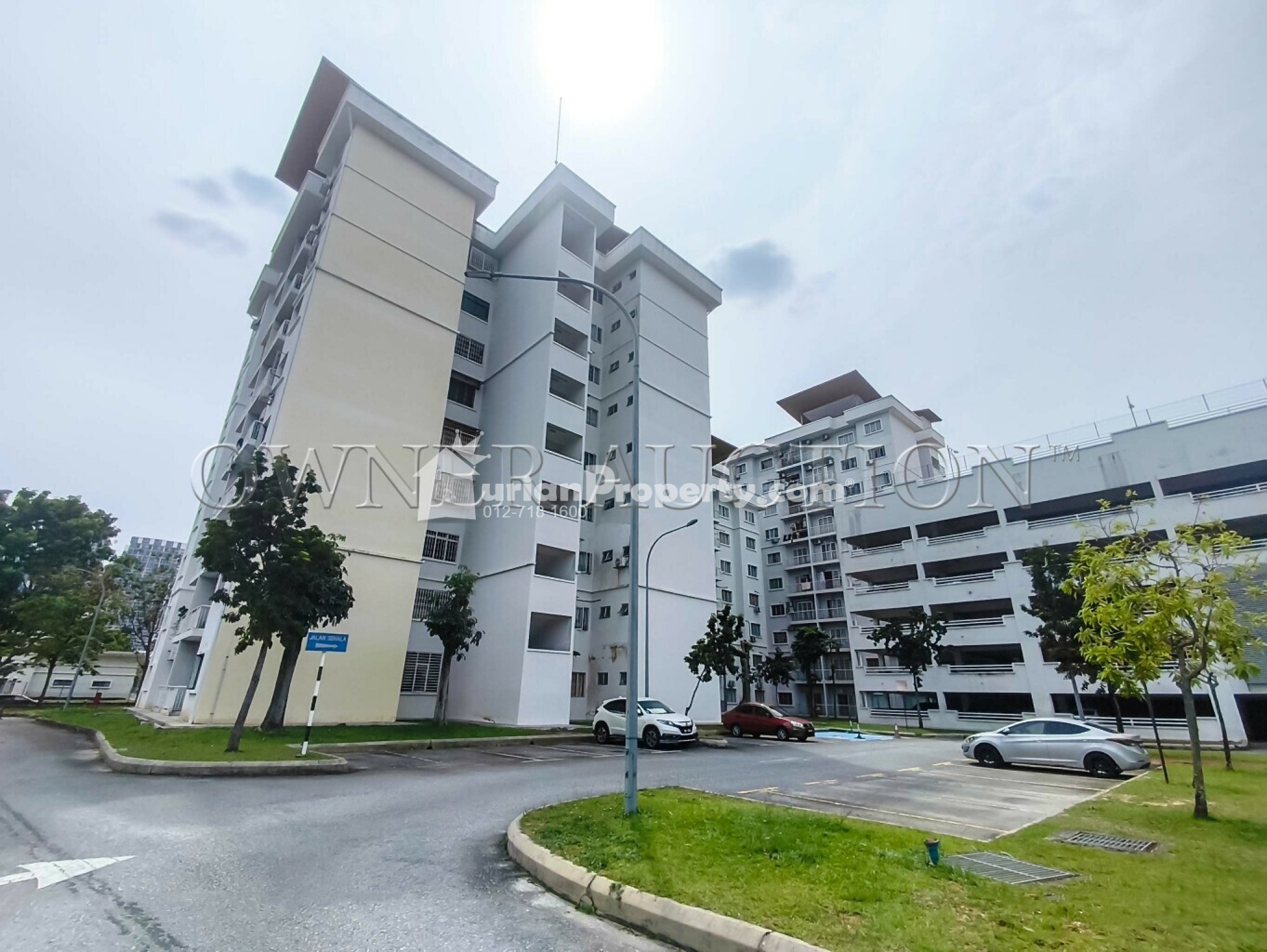 Apartment For Auction at Kristal View