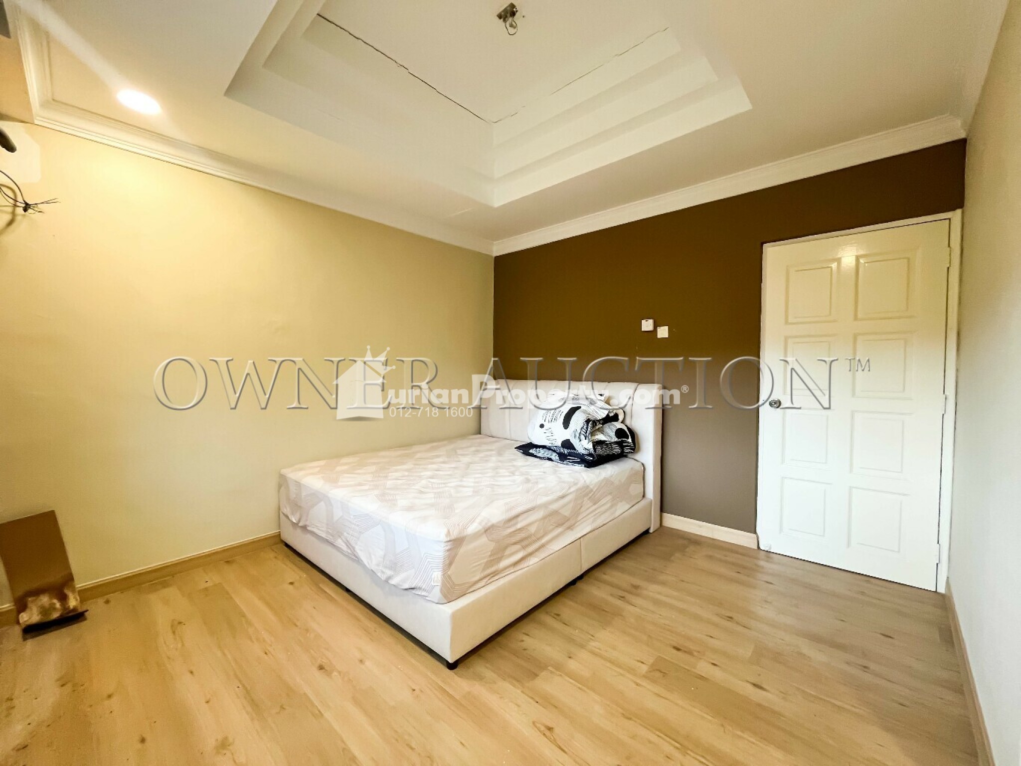 Condo For Auction at Casa Mila Victoria