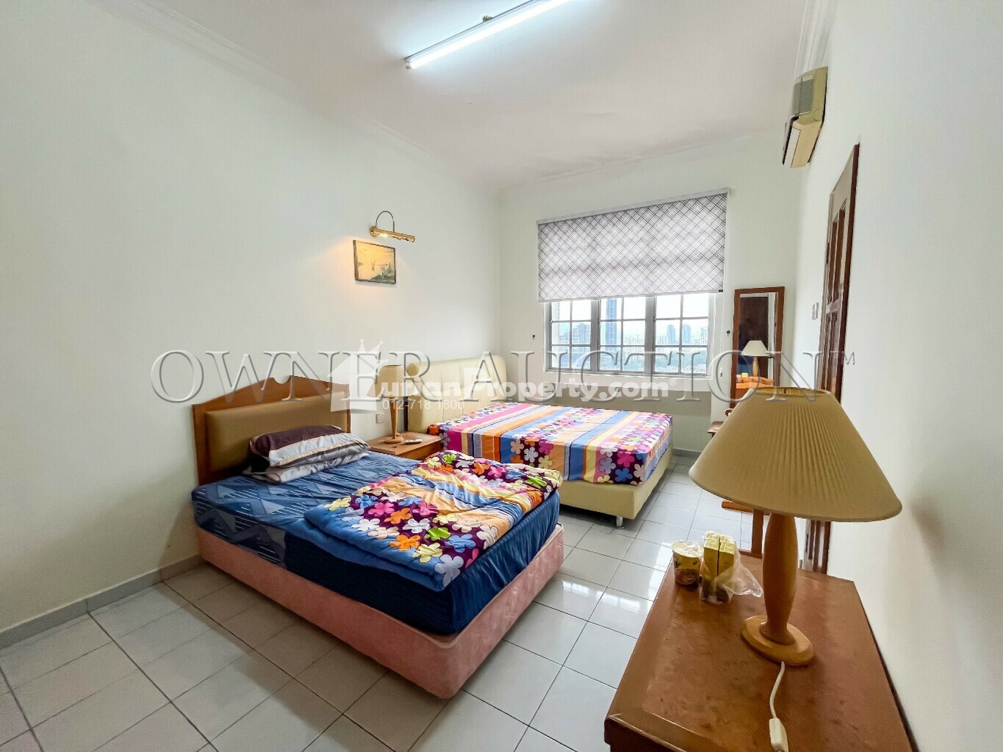 Condo For Auction at Casa Mila Victoria