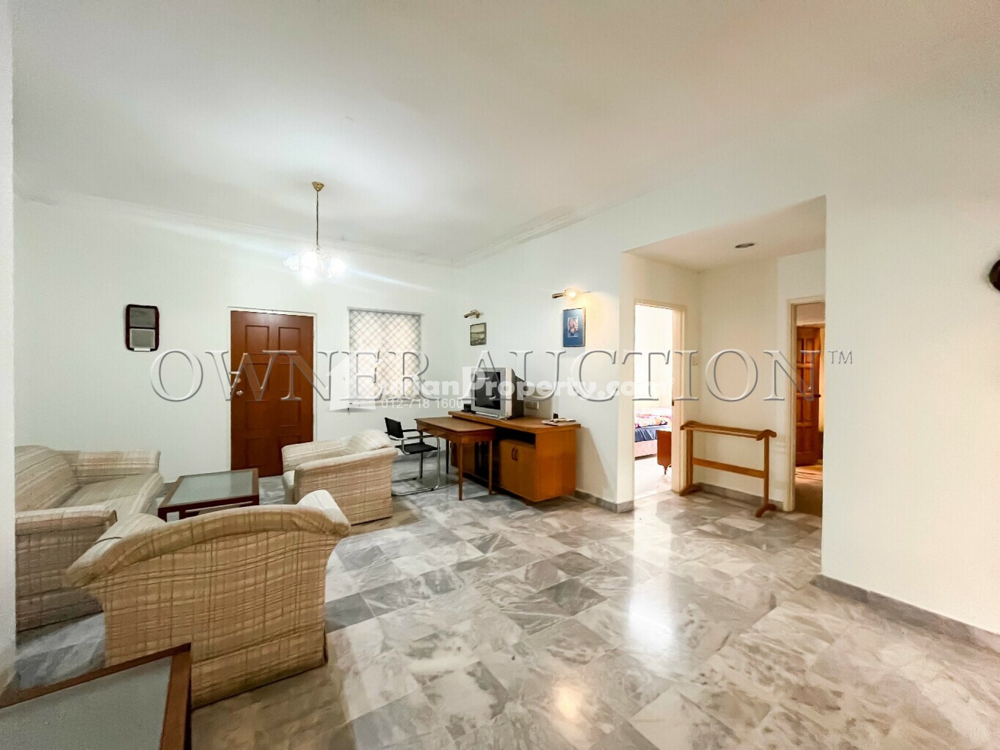 Condo For Auction at Casa Mila Victoria