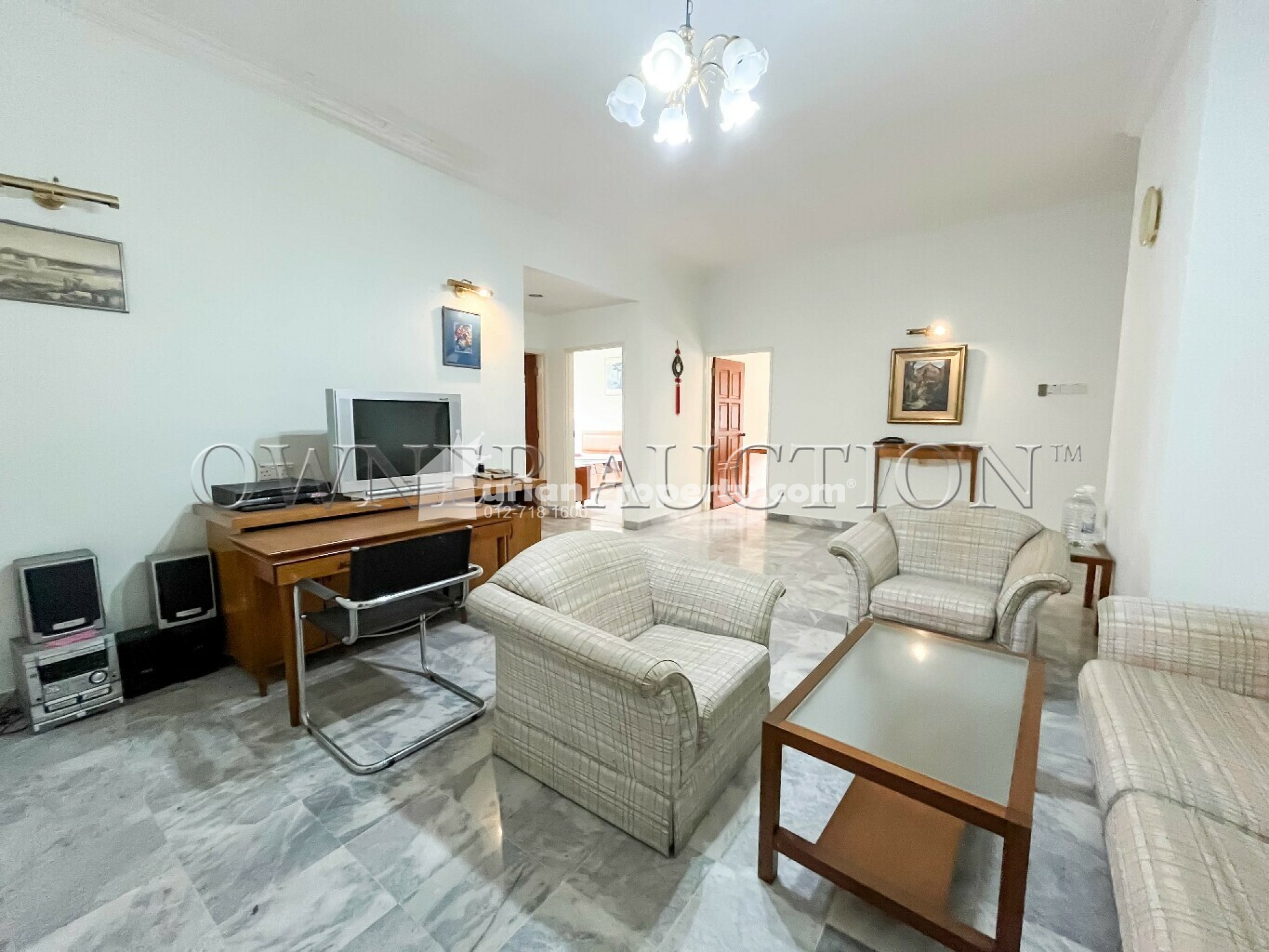 Condo For Auction at Casa Mila Victoria