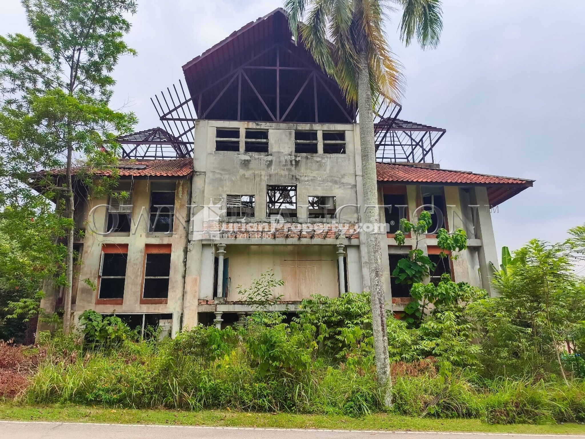 Bungalow House For Auction at Taman Tuanku Jaafar