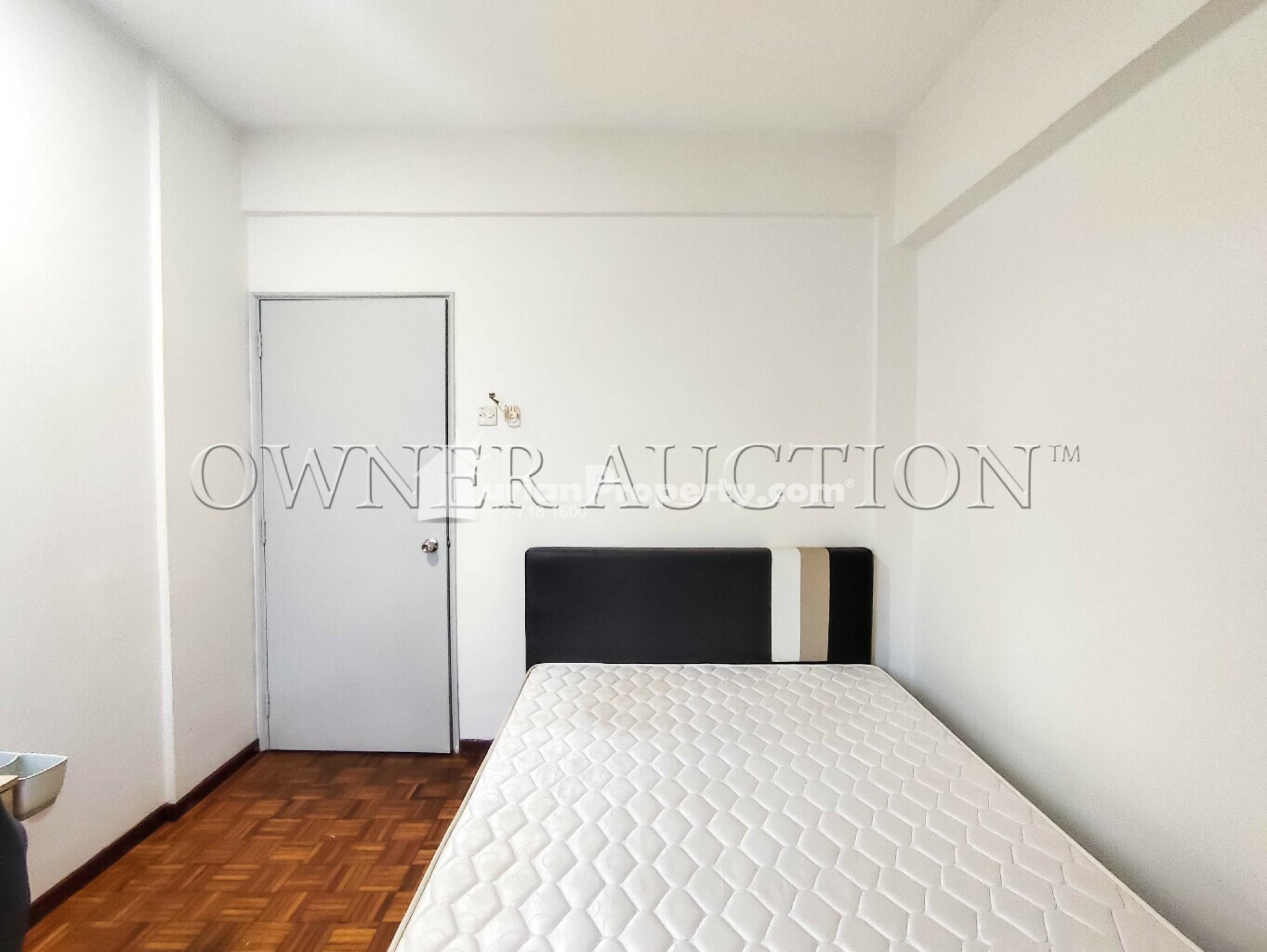 Condo For Auction at City Garden Palm Villa
