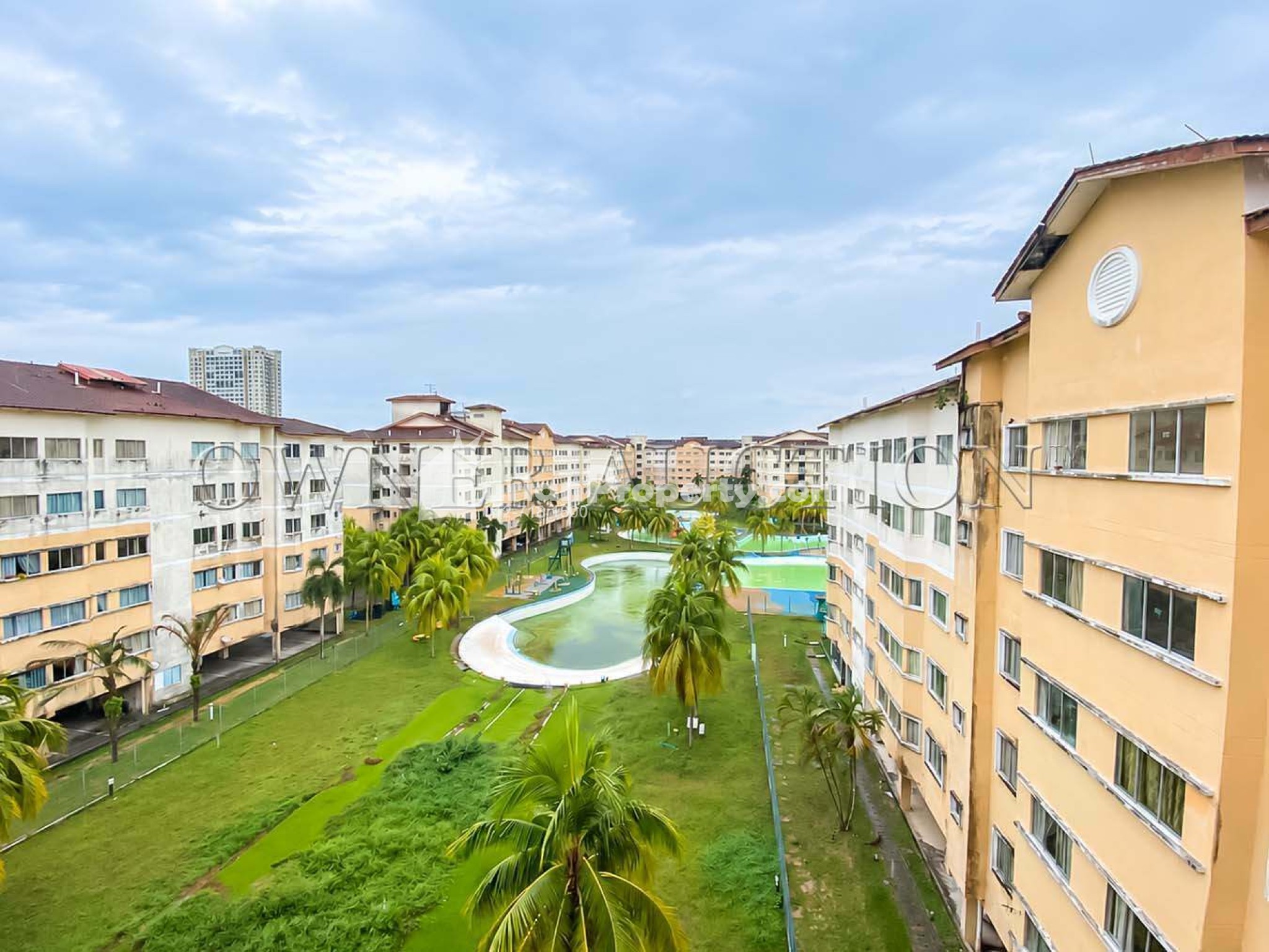 Apartment For Auction at PD Tiara Bay Apartment