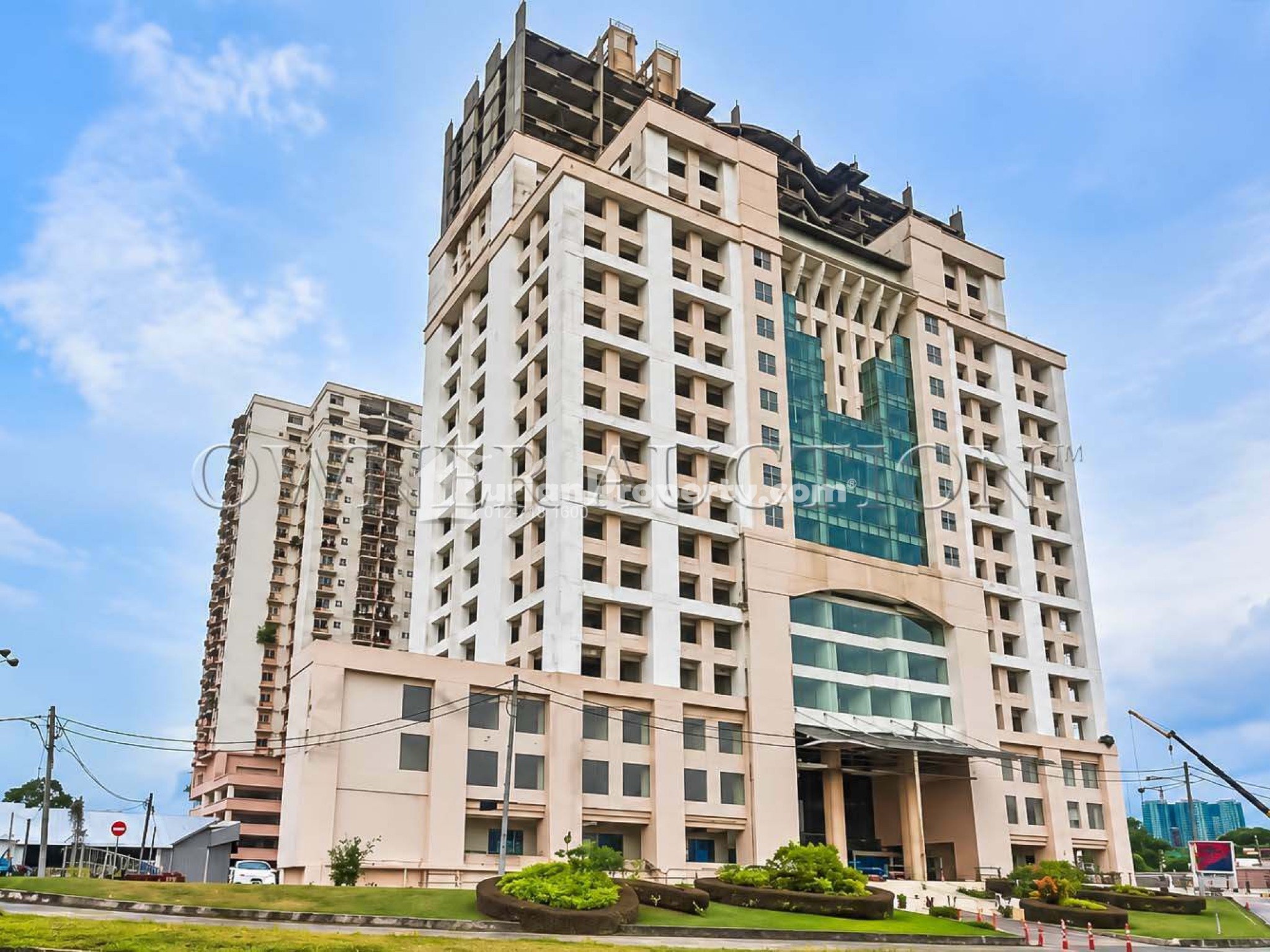 Apartment For Auction at Larkin Utama