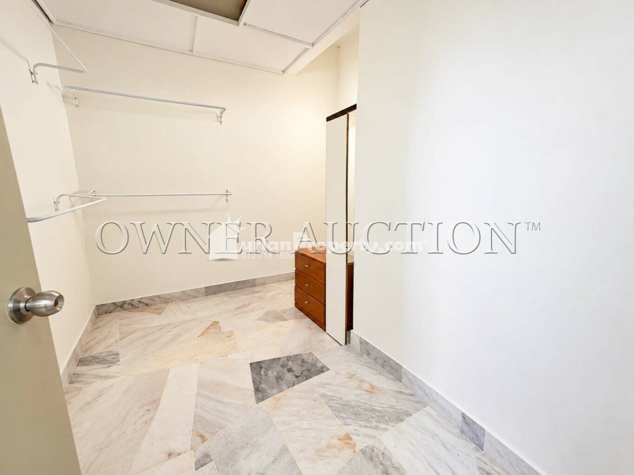 Apartment For Auction at D'Tinggian Suasana