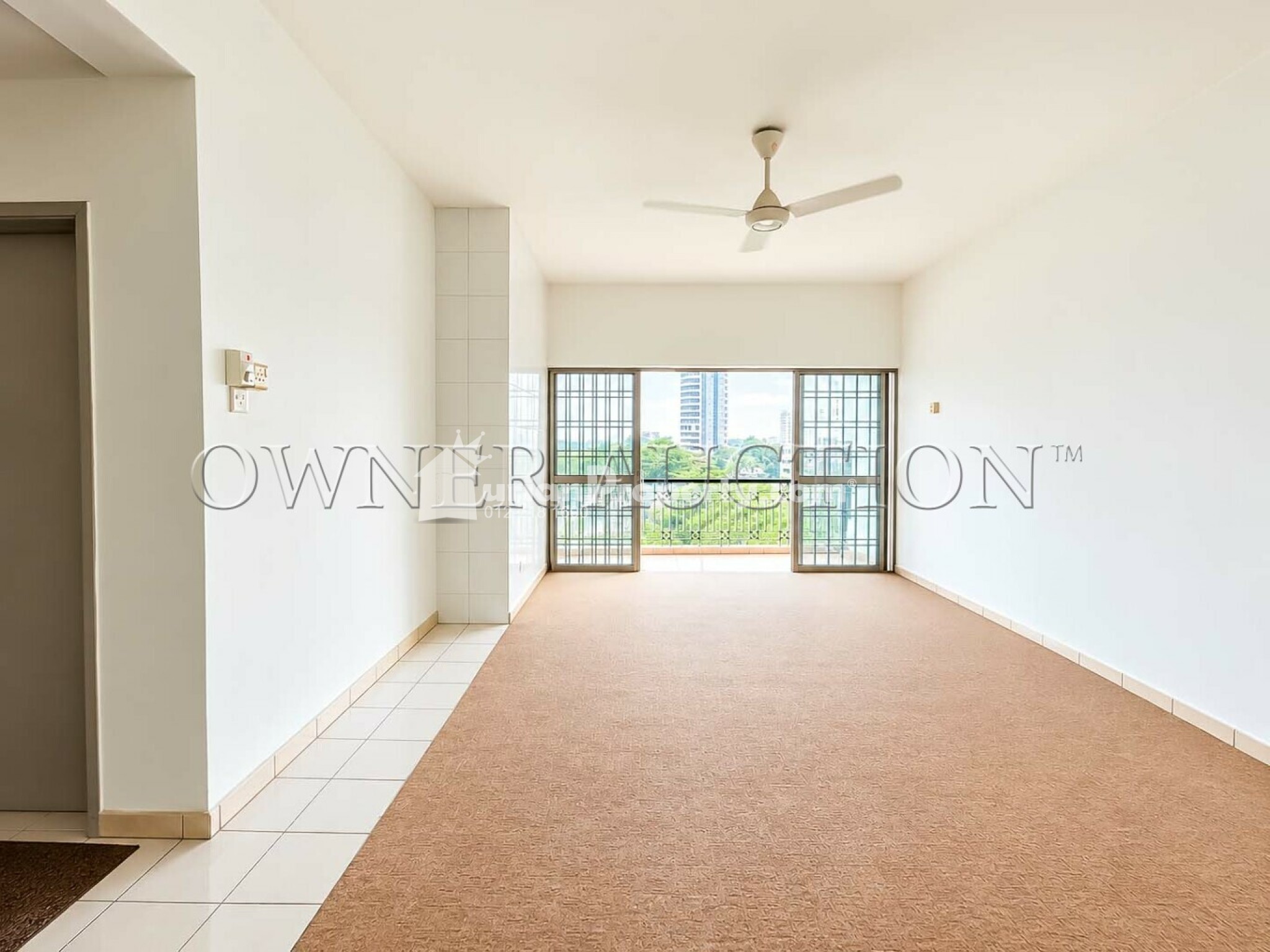 Apartment For Auction at Larkin Utama