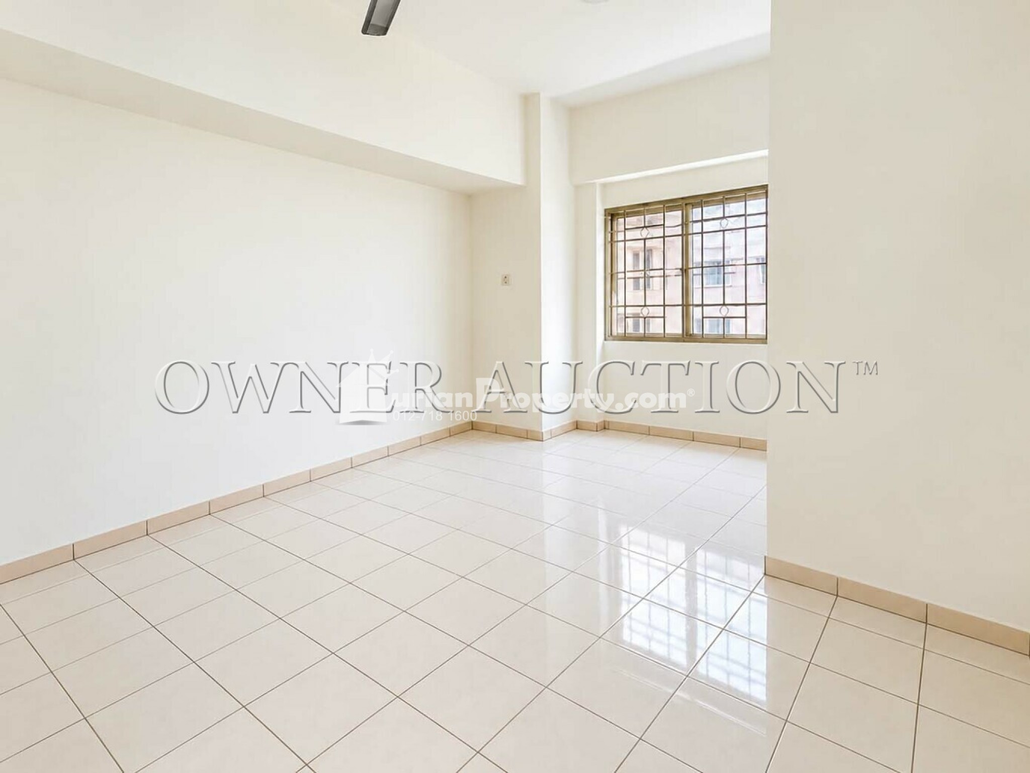 Apartment For Auction at Larkin Utama